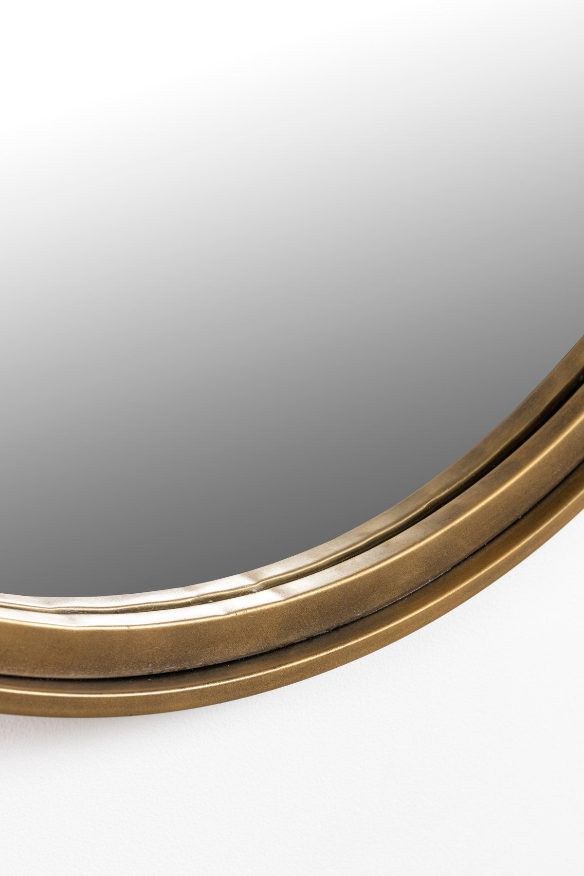 Spiegel MATZ OVAL in Gold präsentiert im Onlineshop von KAQTU Design AG. Wandspiegel ist von White Label Living