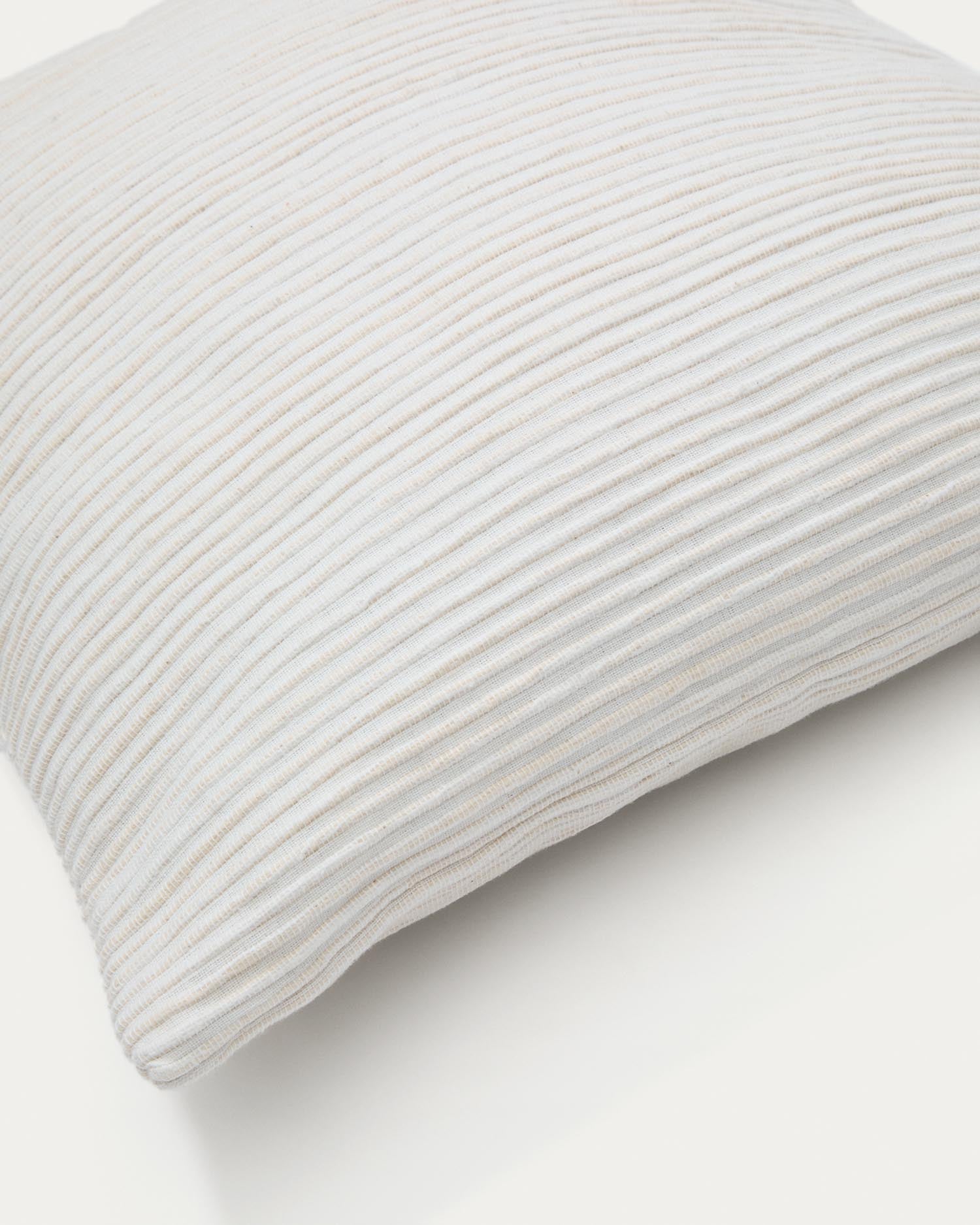 Kissenbezug Minec 100% Baumwolle beige 45 x 45 cm in Weiss präsentiert im Onlineshop von KAQTU Design AG. Deko Kissenbezug ist von Kave Home