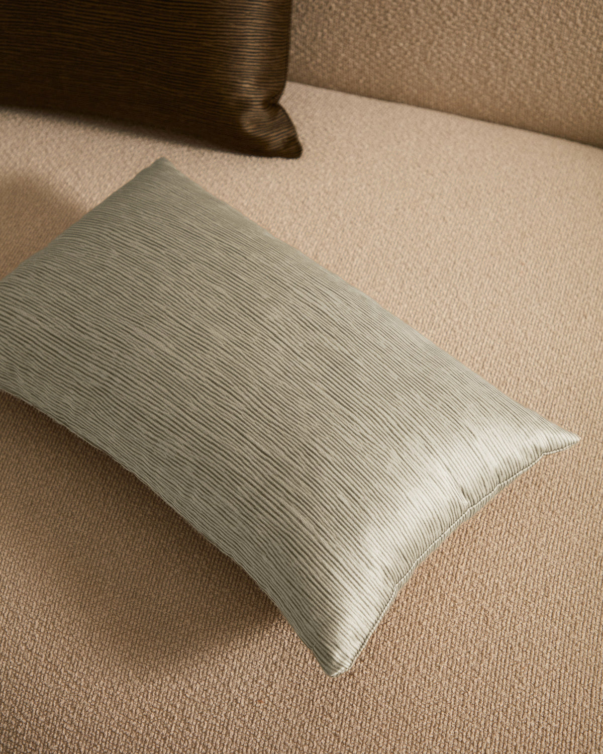 Kissenbezug Mirca Struktur grün 50 x 30 cm in Grün präsentiert im Onlineshop von KAQTU Design AG. Deko Kissenbezug ist von Kave Home