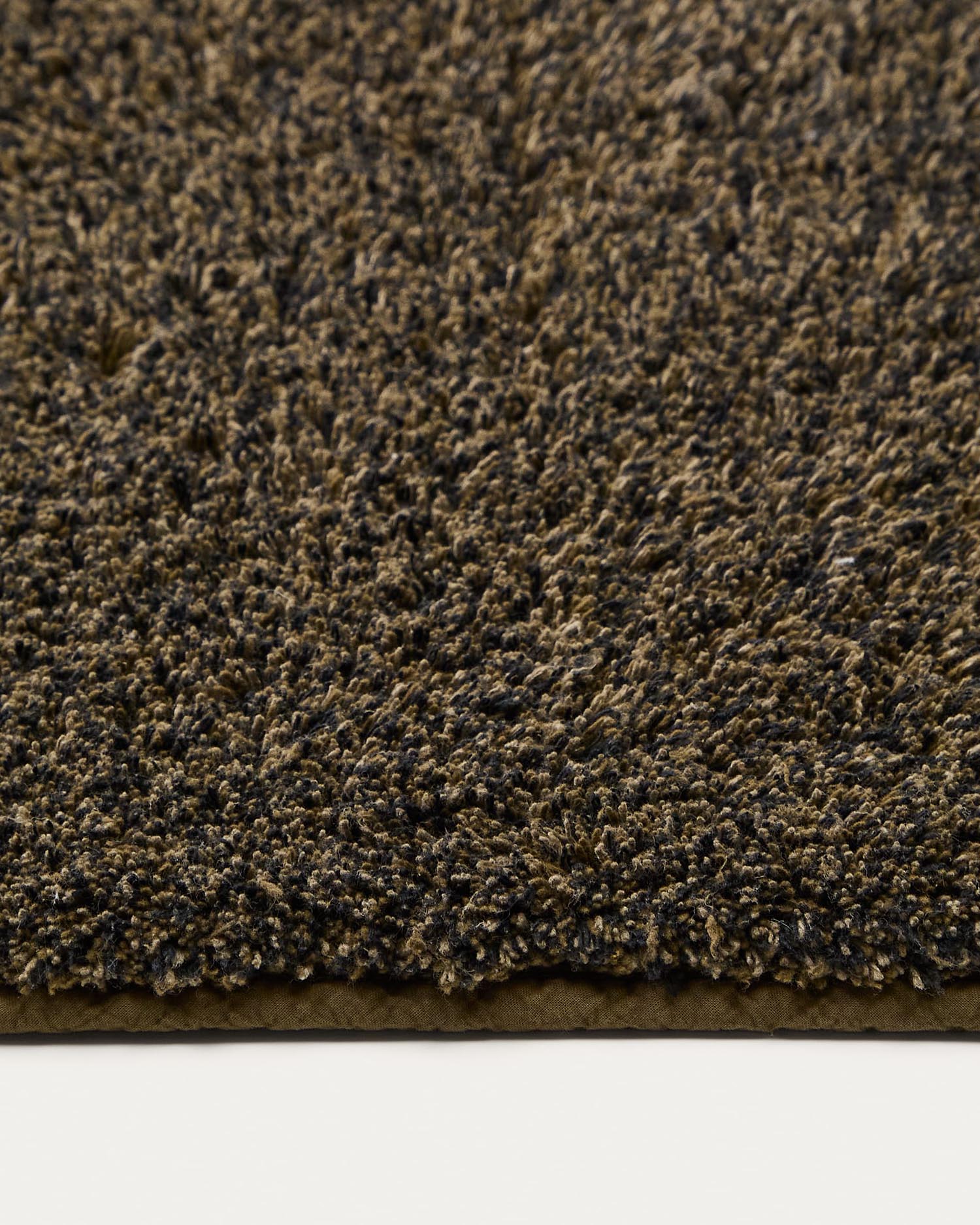 Die Coper Badematte von Kave Home in Grün (50x70 cm) aus Baumwolle vereint Funktionalität und Design für Ihr Badezimmer.