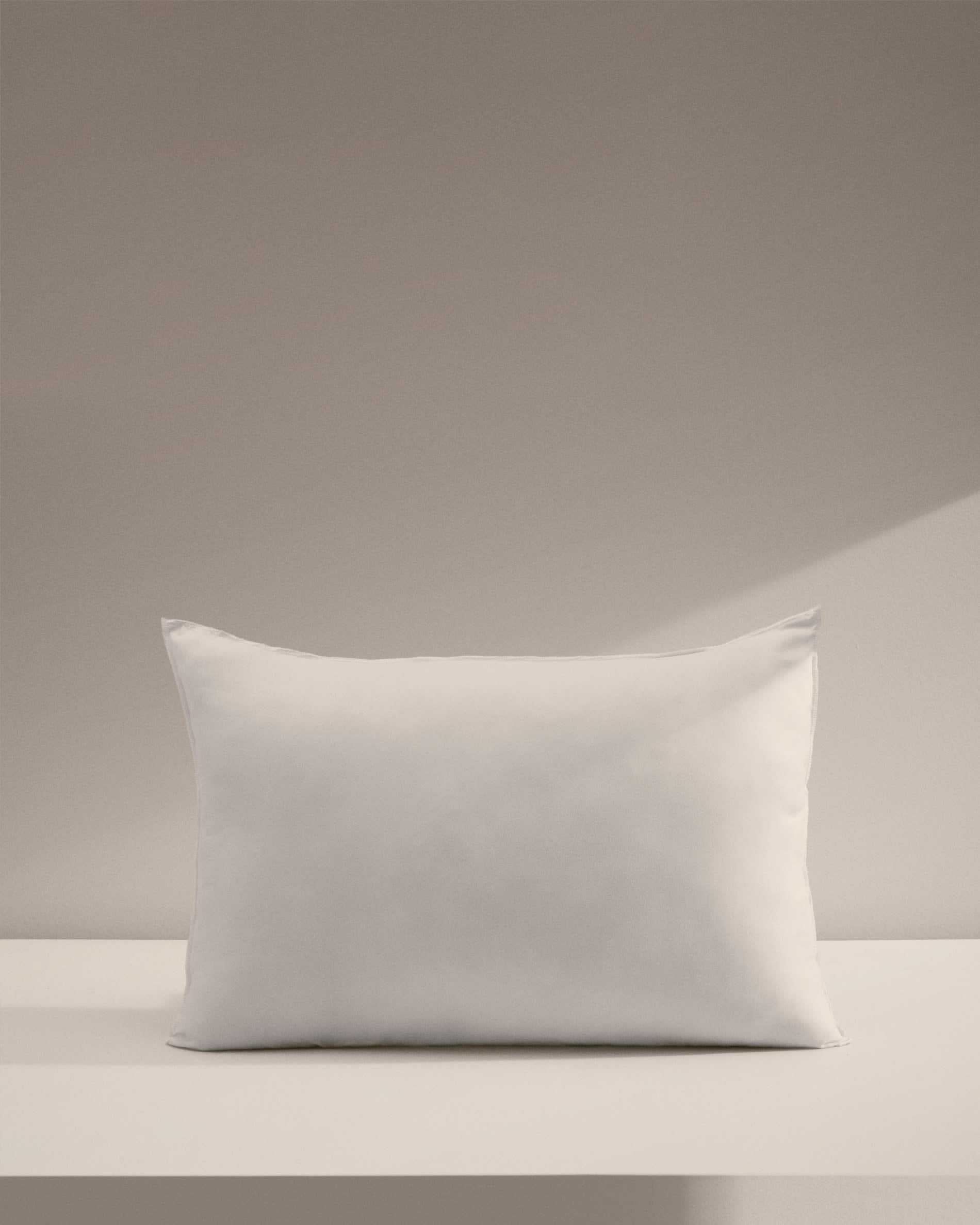 Kave Home Fluff Kissenfüllung, 40x70 cm, ideal für Komfort und Stil, hochwertige Materialien, perfekt für Ihre Kissenbezüge.