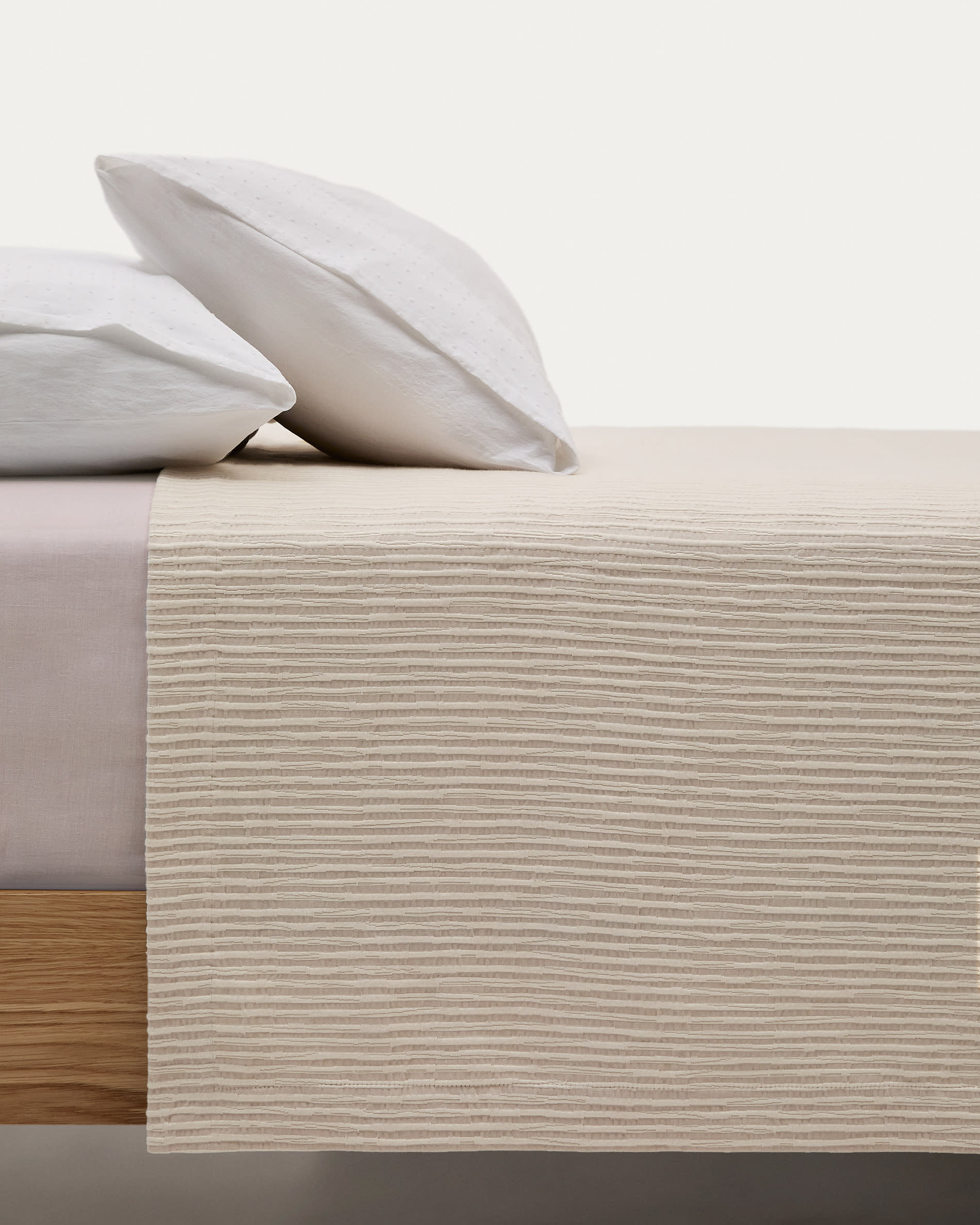Tagesdecke Vindi 100% Baumwolle ecru mit Fantasiestreifen für Bett 90/135 cm