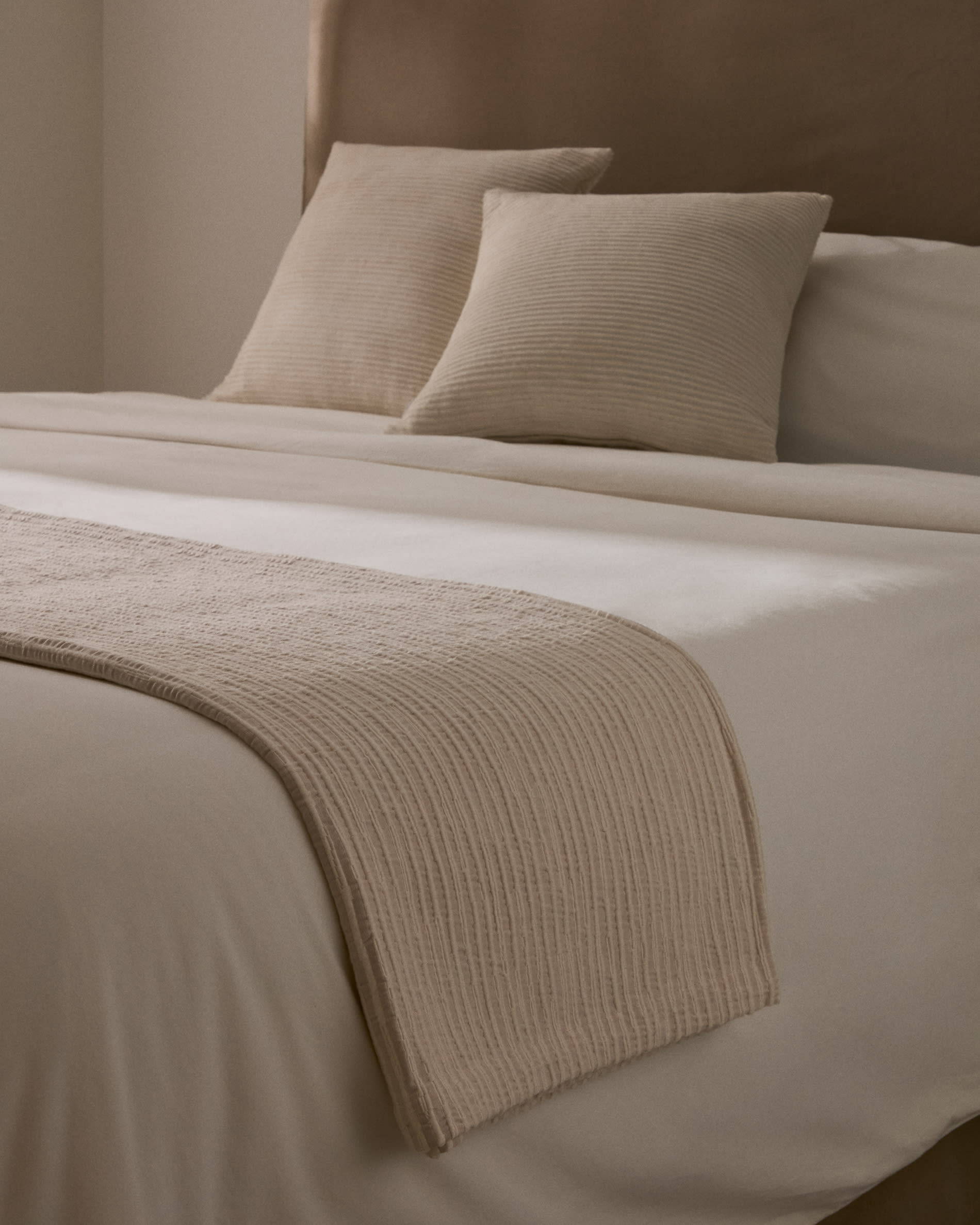 Tagesdecke Vindi 100% Baumwolle ecru mit Fantasiestreifen für Bett 90/135 cm