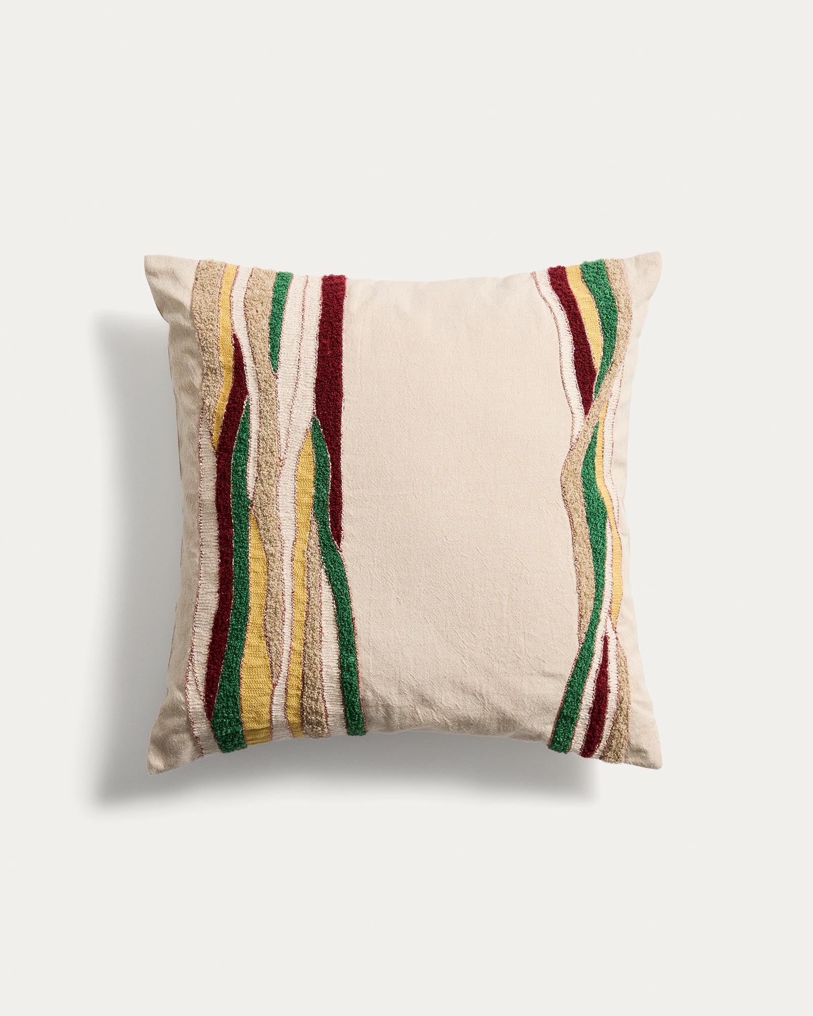Kissenbezug Sirea aus Baumwolle und Leinen mit mehrfarbiger Stickerei, 50 x 50 cm in Mehrfarbig präsentiert im Onlineshop von KAQTU Design AG. Deko Kissenbezug ist von Kave Home
