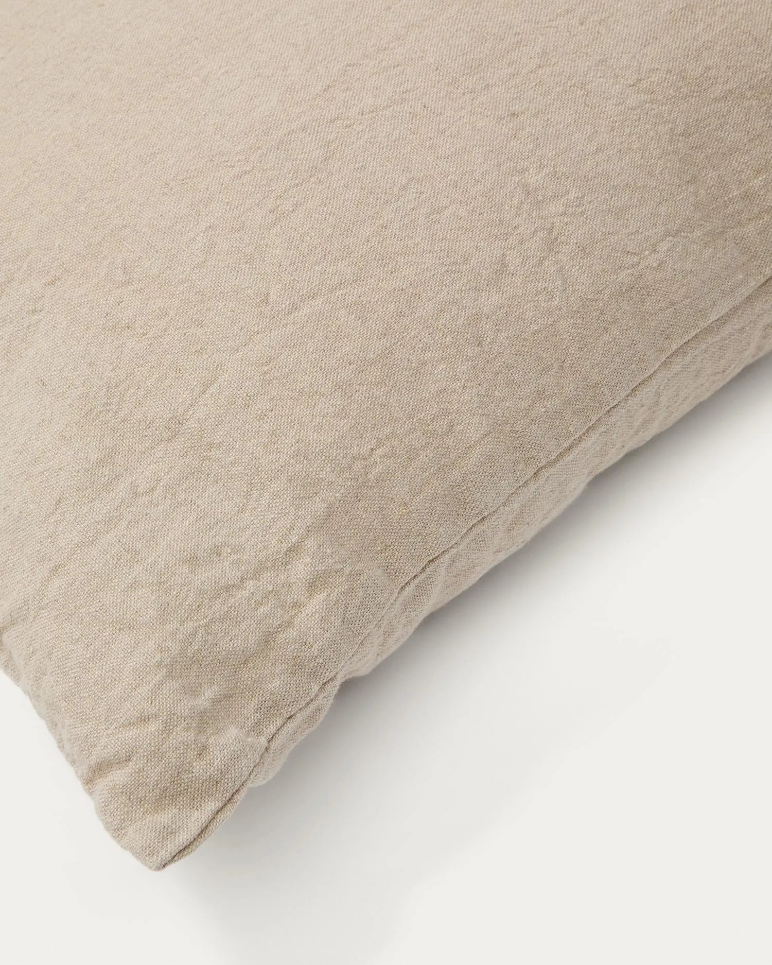 Set Tandi aus 2 Kissenbezügen aus 100 % Leinen in Beige, 50 x 50 cm in Natur präsentiert im Onlineshop von KAQTU Design AG. Deko Kissenbezug ist von Kave Home