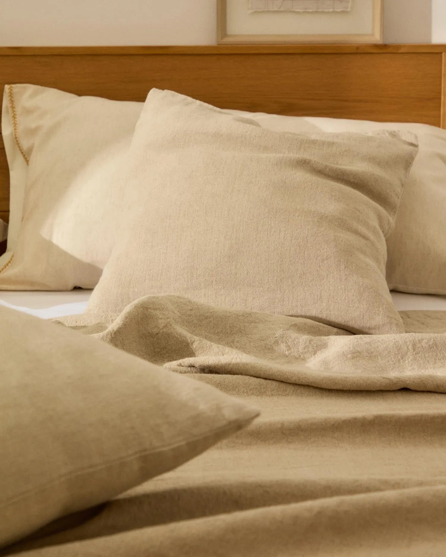 Set Tandi aus 2 Kissenbezügen aus 100 % Leinen in Beige, 50 x 50 cm in Natur präsentiert im Onlineshop von KAQTU Design AG. Deko Kissenbezug ist von Kave Home