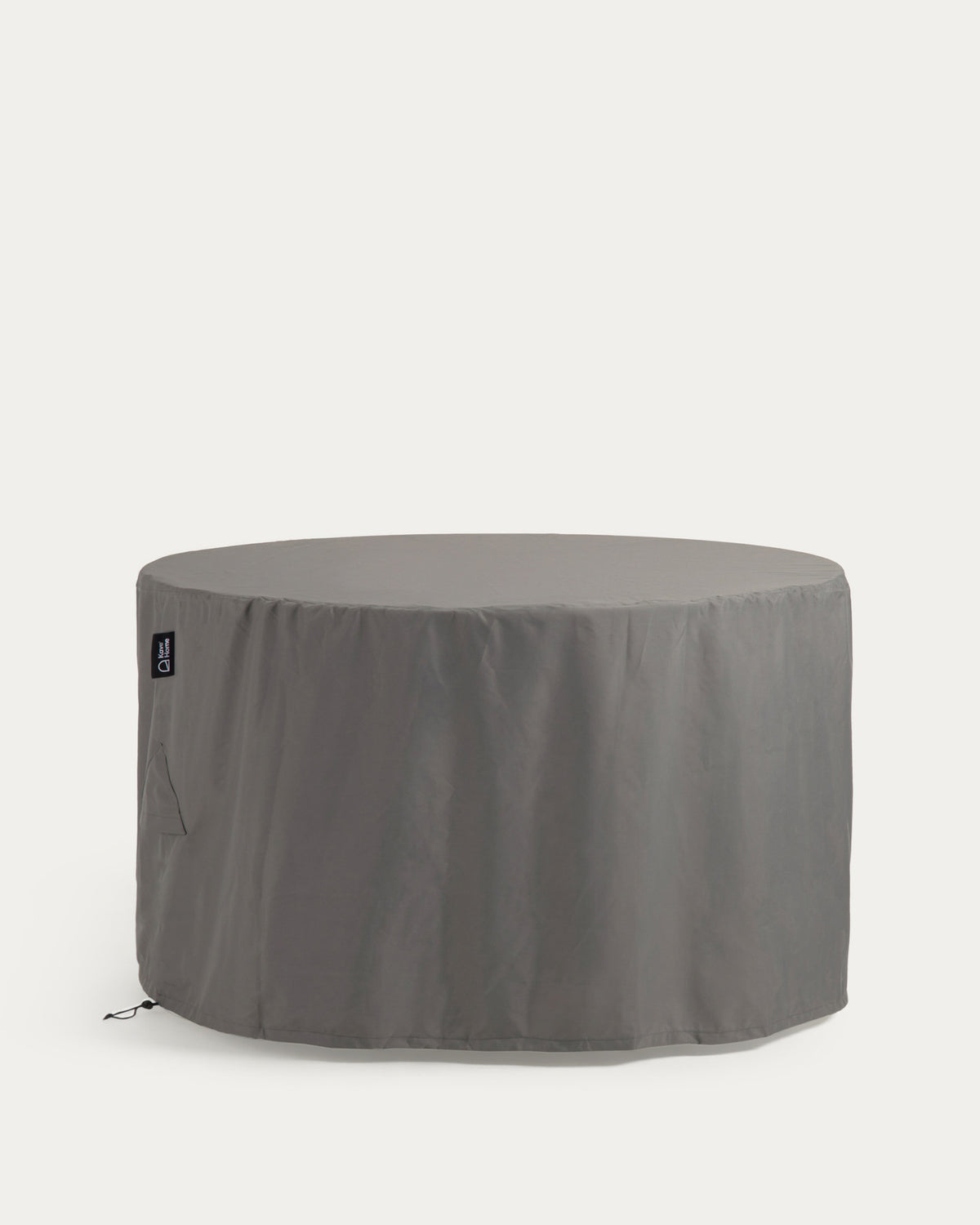 Iria Schutzhülle für Outdoor-Möbel max. Ø160 cm in Grau präsentiert im Onlineshop von KAQTU Design AG. Gartenmöbelabeckung ist von Kave Home
