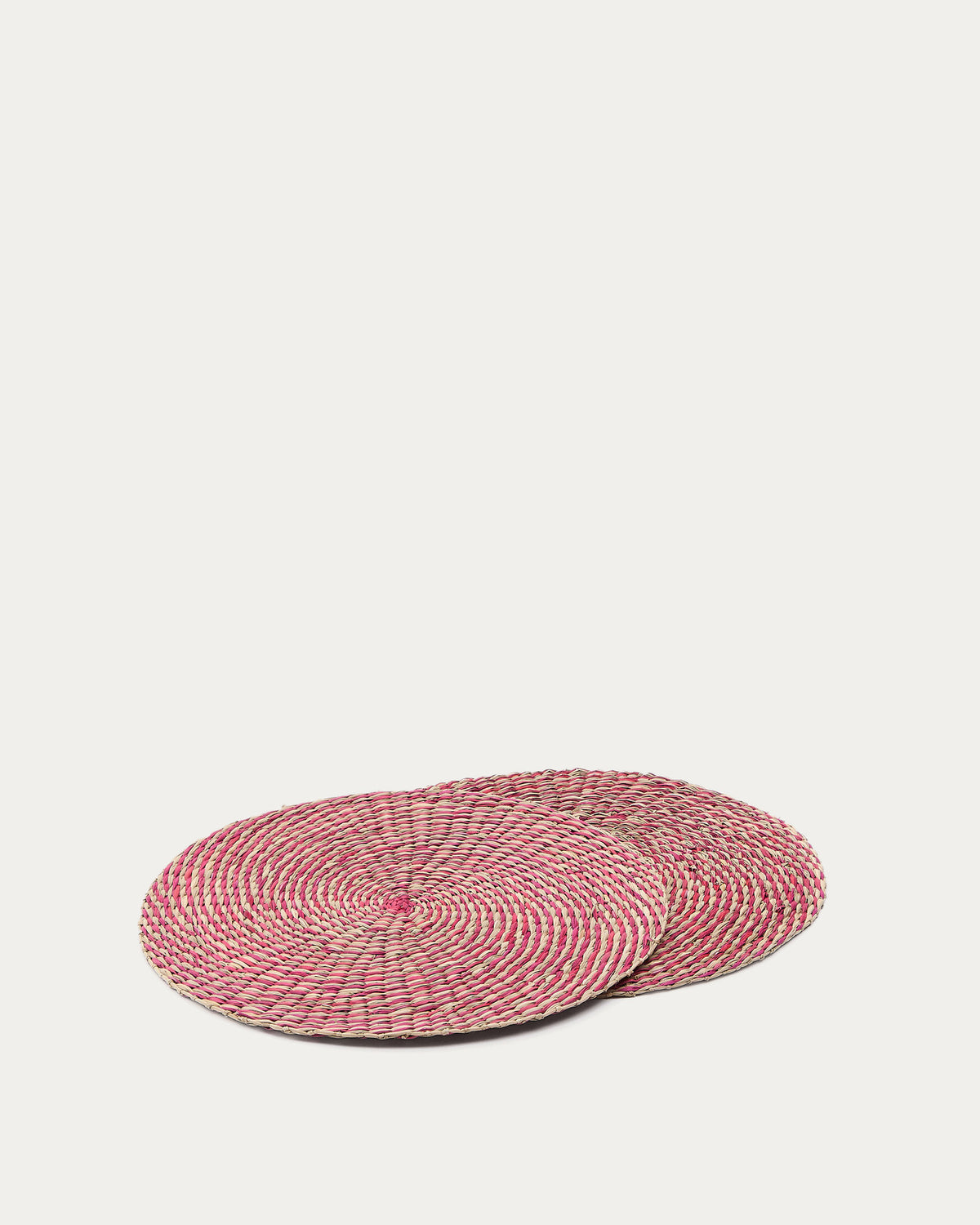 Set Rivela aus 2 Tischsets aus Seegras in Rot Ø 38 cm in Rot präsentiert im Onlineshop von KAQTU Design AG. Tischset ist von Kave Home