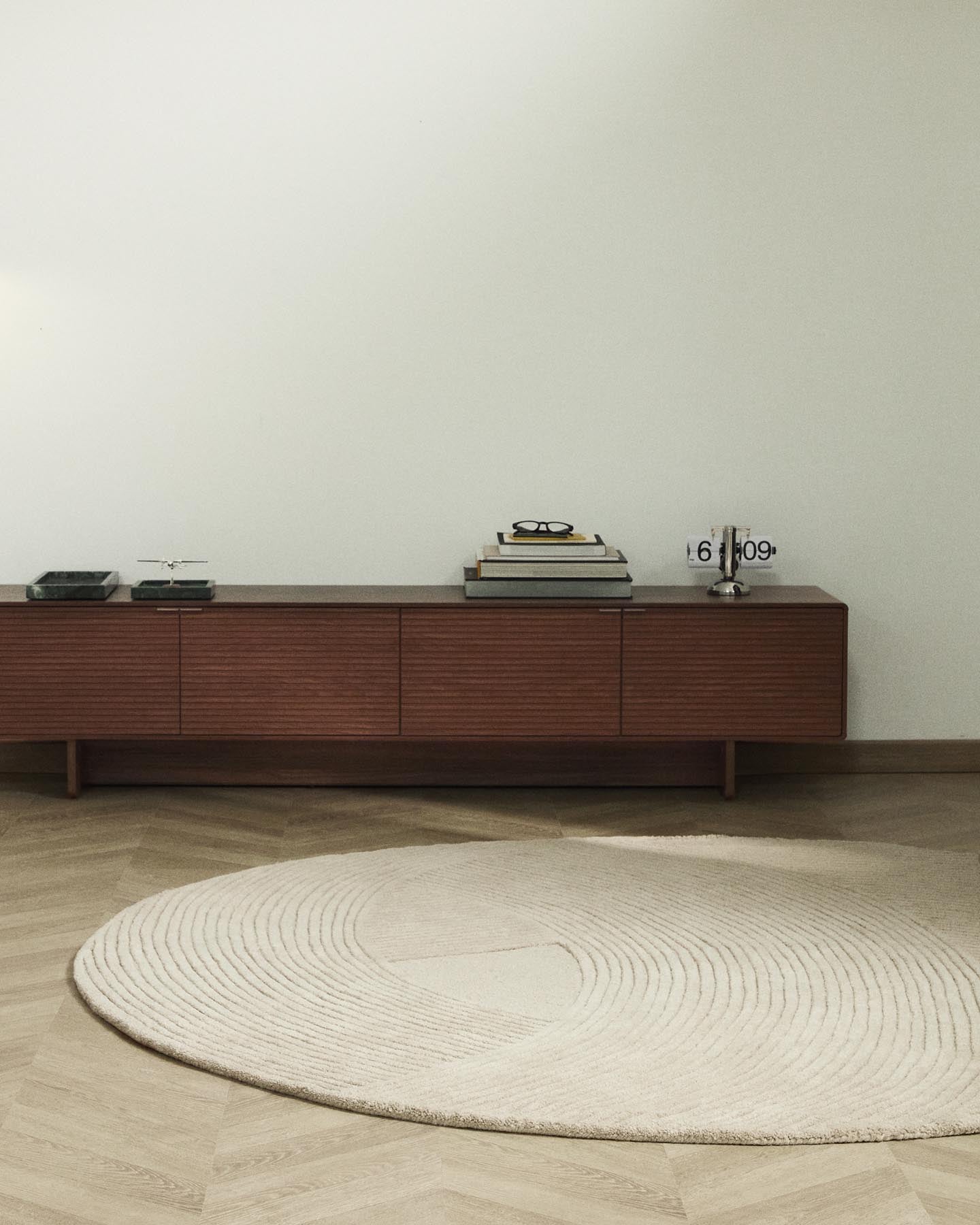 Teppich Domm aus Wolle beige Ø 200 cm in Ecru präsentiert im Onlineshop von KAQTU Design AG. Teppich ist von Kave Home