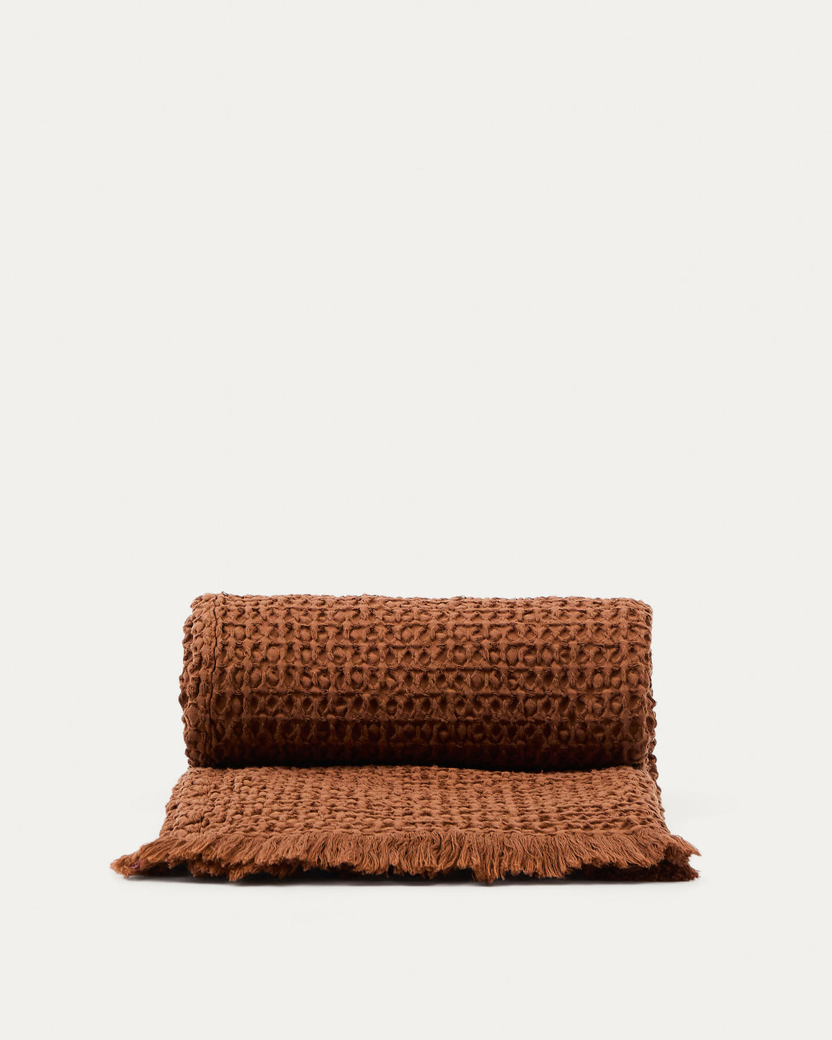 Decke Nulina aus 100% Baumwoll-Waffelpiqué in Dunkelorange 130 x 170 cm in Dunkelorange präsentiert im Onlineshop von KAQTU Design AG. Wolldecke ist von Kave Home