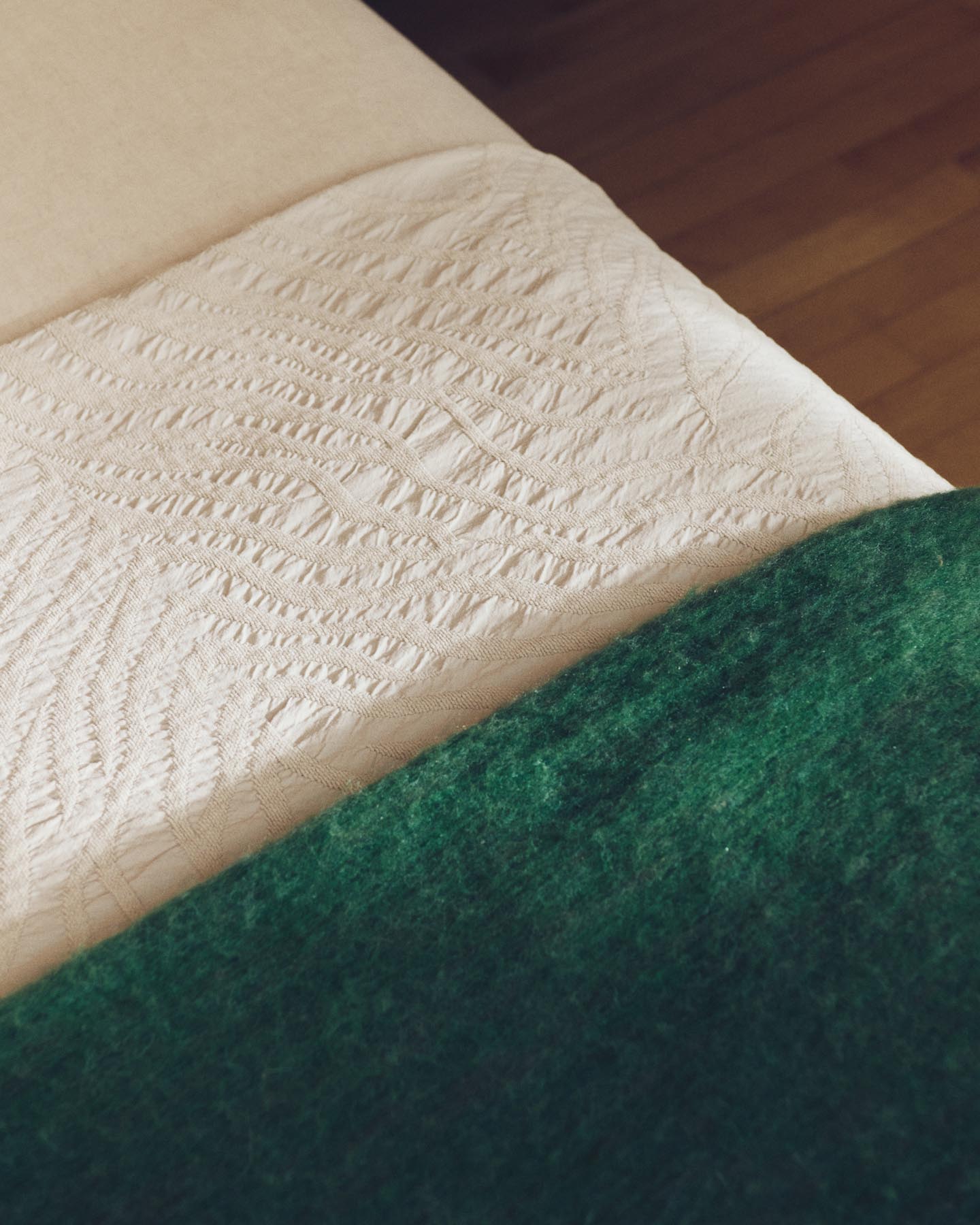 Tagesdecke Zenti aus 100 % Baumwolle mit beidseitigem Zebra-Jacquardmuster für 90/135 Betten in Hellbraun präsentiert im Onlineshop von KAQTU Design AG. Duvet ist von Kave Home