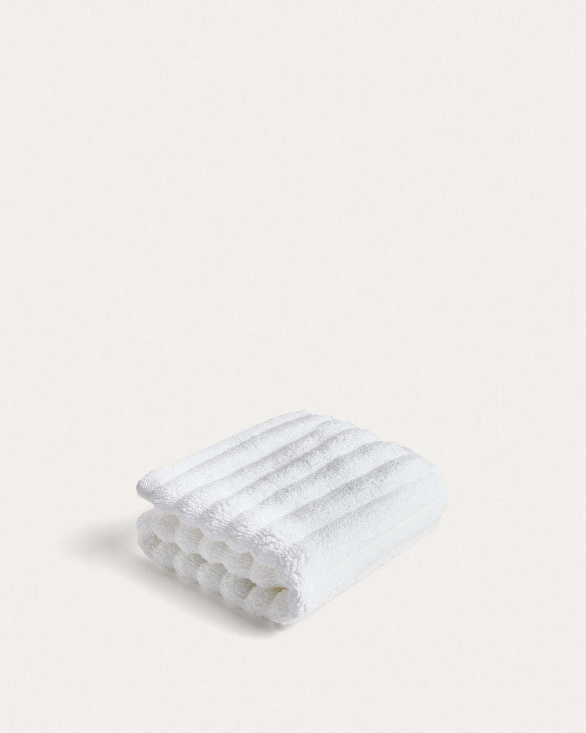 Toilettenhandtuch Navira aus 100 % Baumwolle, weiss, 30 x 50 cm in Weiss präsentiert im Onlineshop von KAQTU Design AG. Handtuch ist von Kave Home