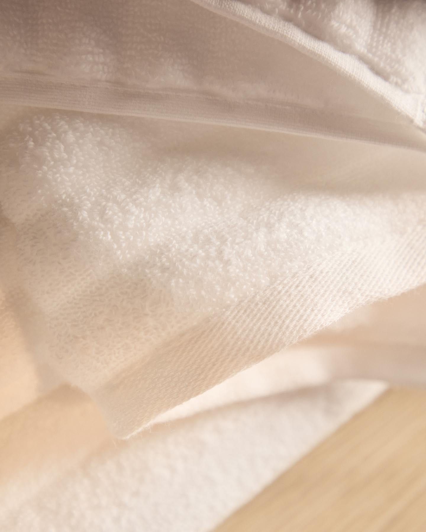 Badetuch Navira aus 100 % Baumwolle, weiß, 70 X 140 cm in Weiß präsentiert im Onlineshop von KAQTU Design AG. Badetuch ist von Kave Home