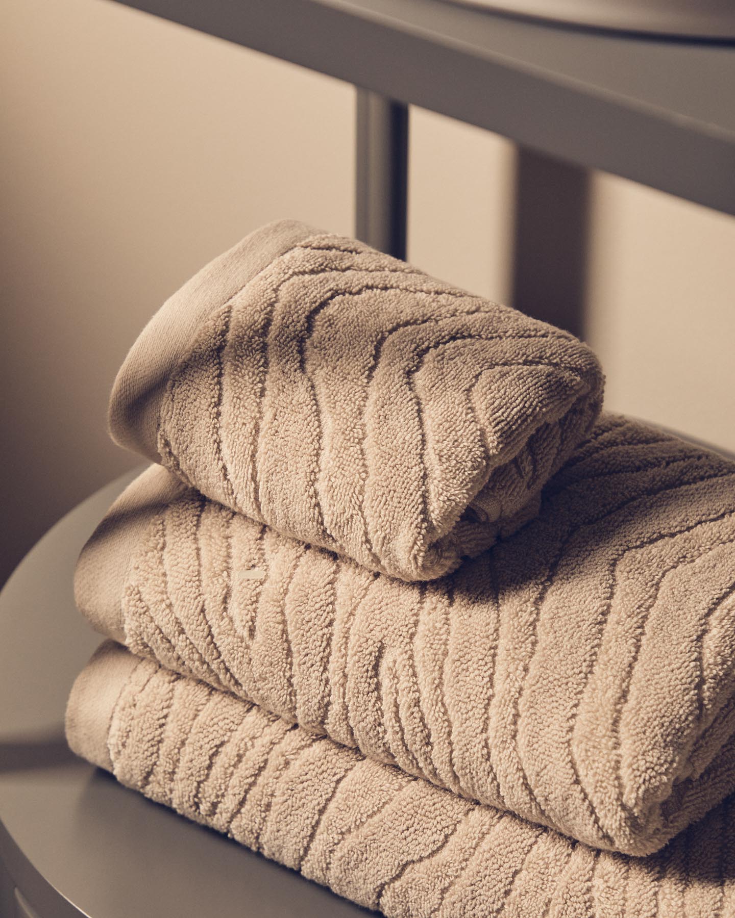 Toilettenhandtuch Dalira aus 100 % Baumwolle mit Jacquard-Zebramuster, beige, 30 x 50 cm in Beige präsentiert im Onlineshop von KAQTU Design AG. Handtuch ist von Kave Home