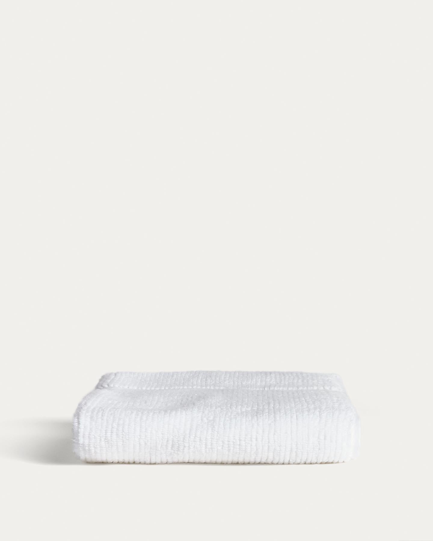 Handtuch Olvira aus 100 % Baumwolle mit Jacquard-Muster, weiss, 50 x 90 cm in Weiss präsentiert im Onlineshop von KAQTU Design AG. Handtuch ist von Kave Home
