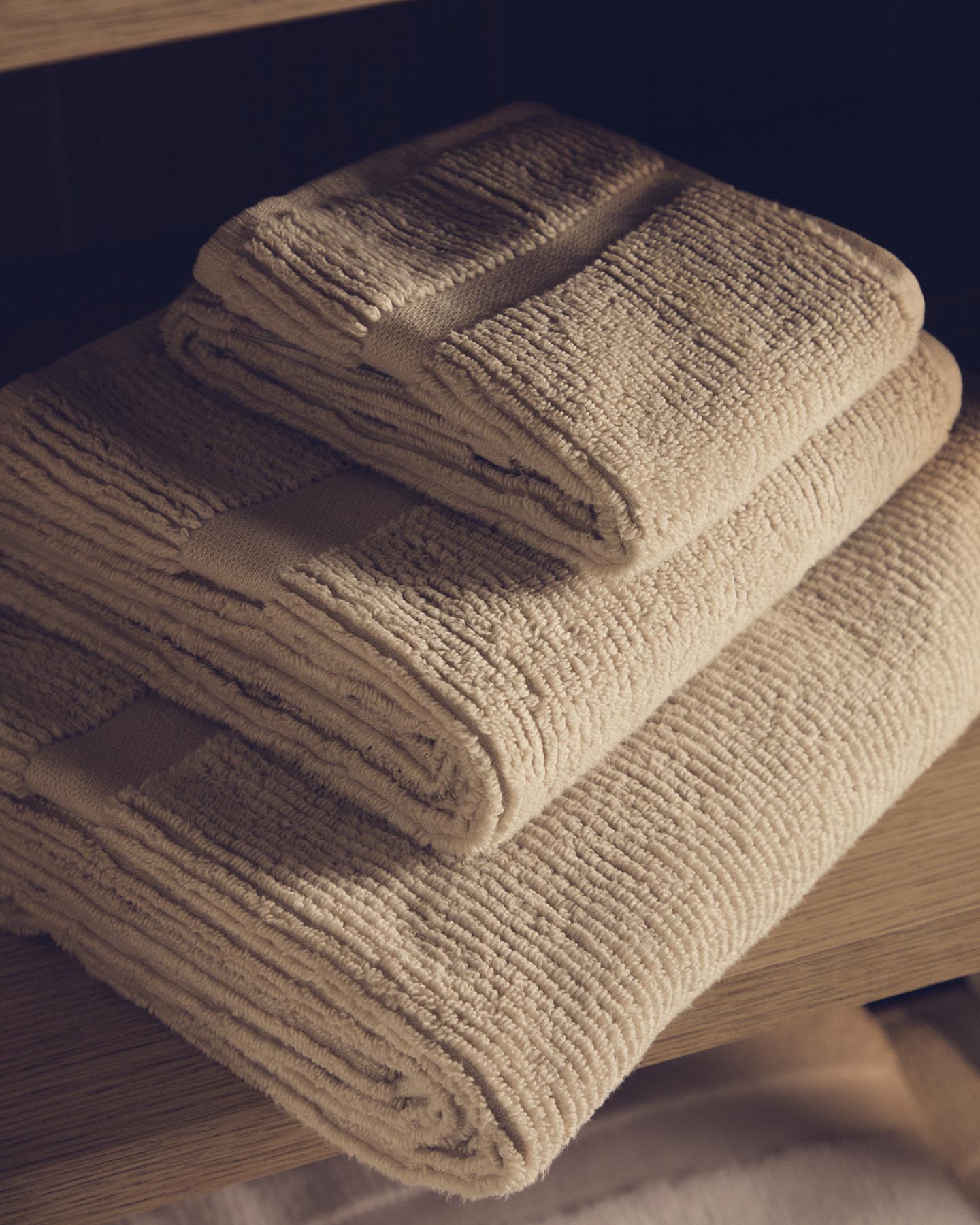 Handtuch Olvira aus 100 % Baumwolle mit Jacquard-Muster, beige, 50 x 90 cm in Beige präsentiert im Onlineshop von KAQTU Design AG. Handtuch ist von Kave Home