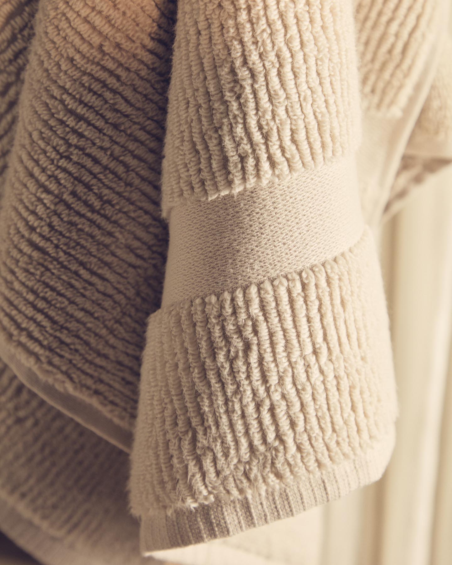 Handtuch Olvira aus 100 % Baumwolle mit Jacquard-Muster, beige, 50 x 90 cm in Beige präsentiert im Onlineshop von KAQTU Design AG. Handtuch ist von Kave Home