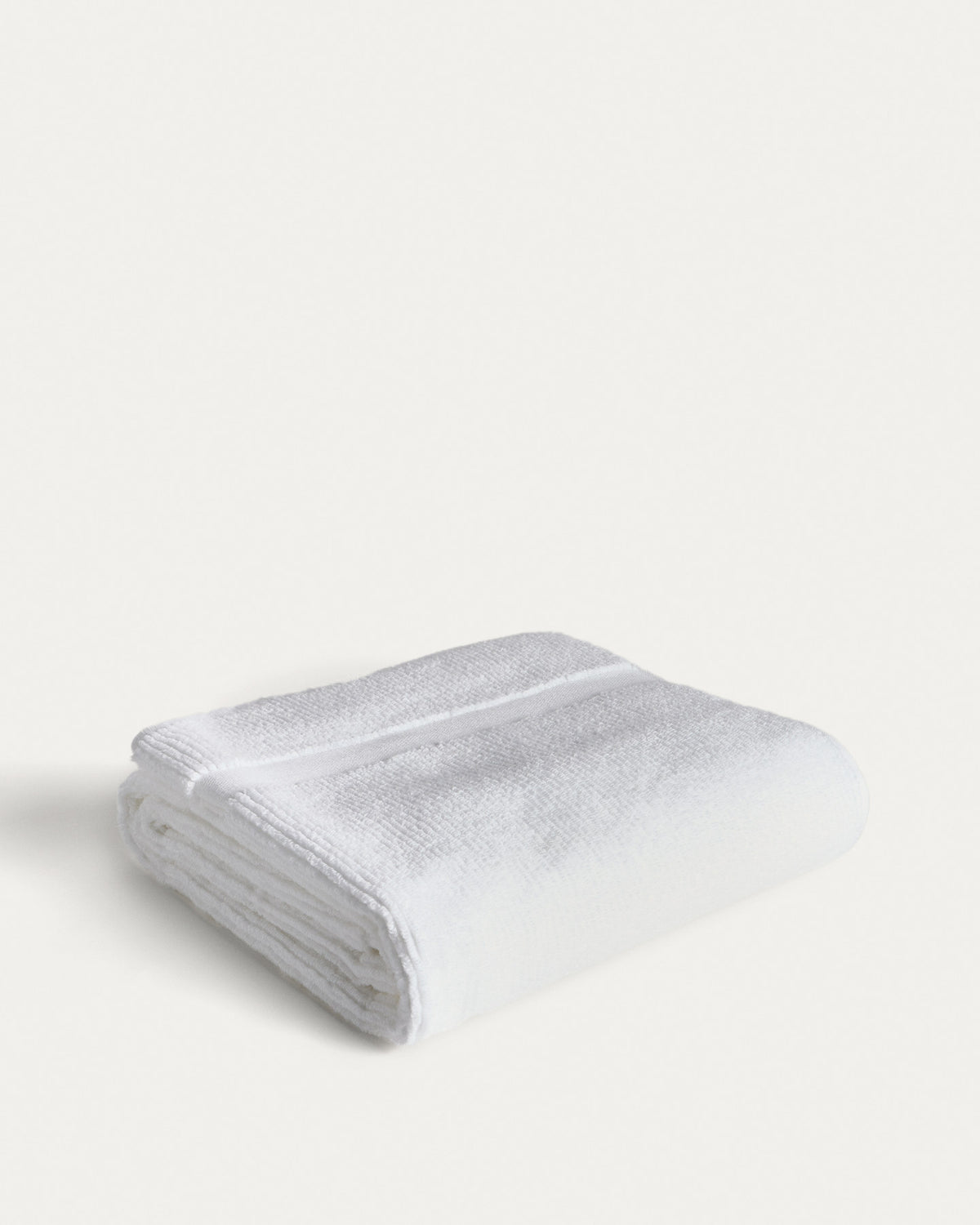 Badetuch Olvira aus 100 % Baumwolle mit Jacquard-Muster, weiss, 70 x 140 cm in Weiss präsentiert im Onlineshop von KAQTU Design AG. Handtuch ist von Kave Home