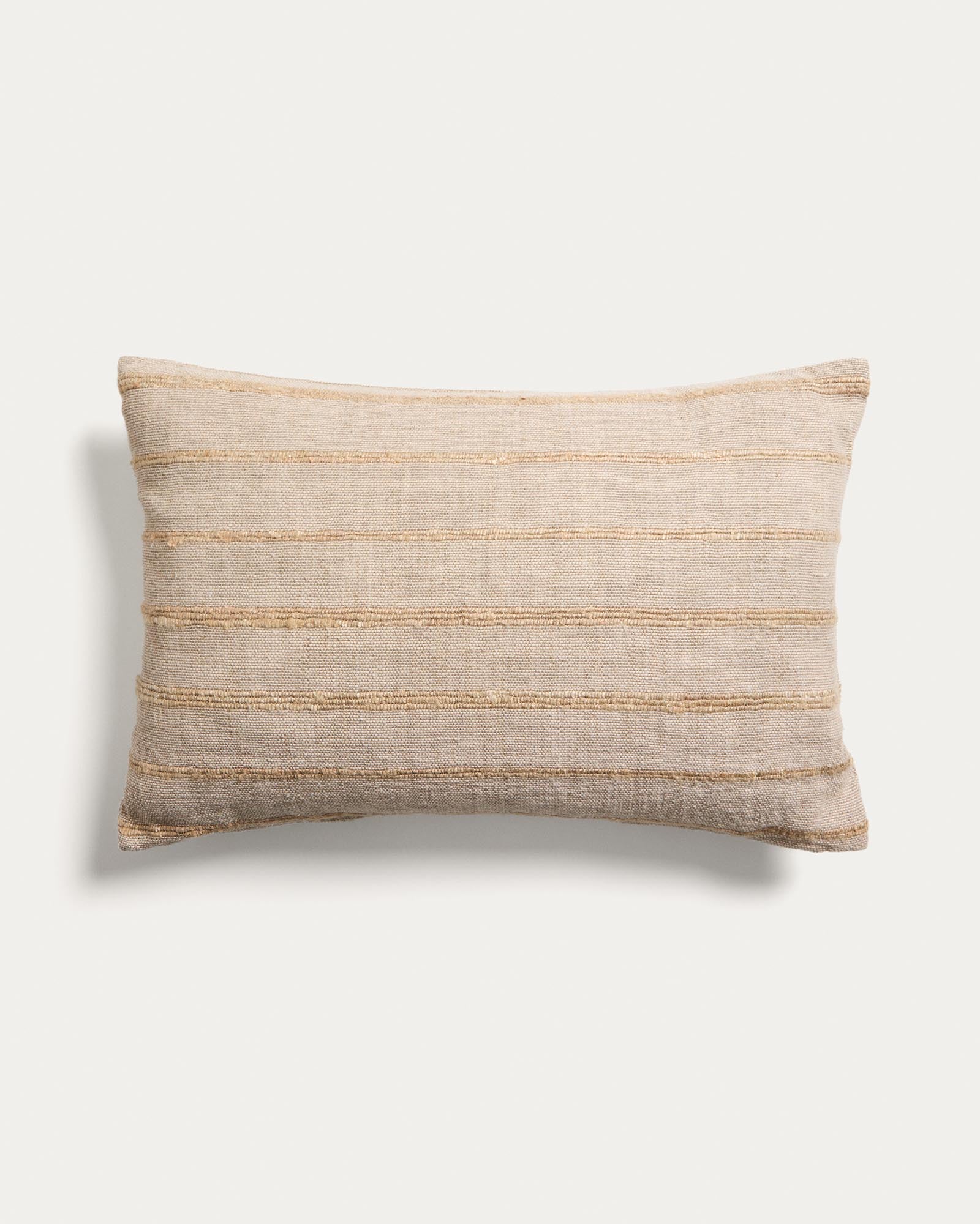 Kissenbezug Riena aus Baumwolle und Viskose in Beige, 40 x 60 cm in Beige präsentiert im Onlineshop von KAQTU Design AG. Deko Kissenbezug ist von Kave Home