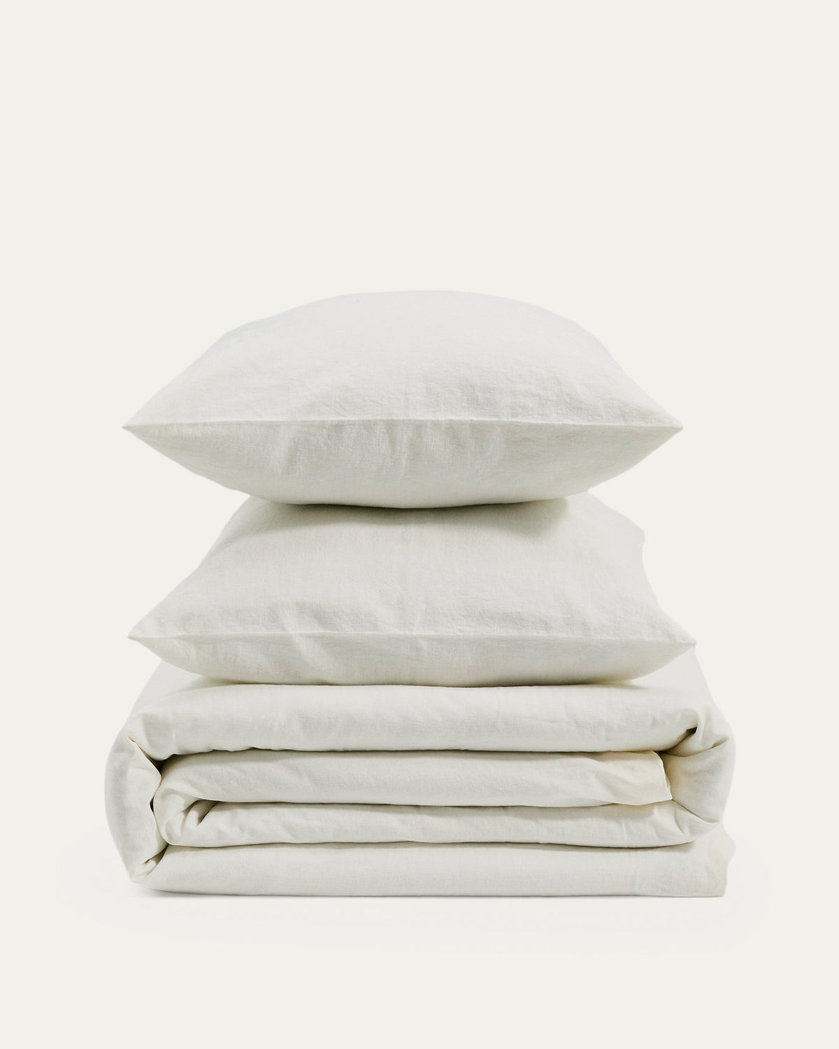 Set Simmel aus Bett- und Kopfkissenbezug aus Leinenmischung in Ecru für 180-cm-Betten in Ecru präsentiert im Onlineshop von KAQTU Design AG. Bettwäsche ist von Kave Home