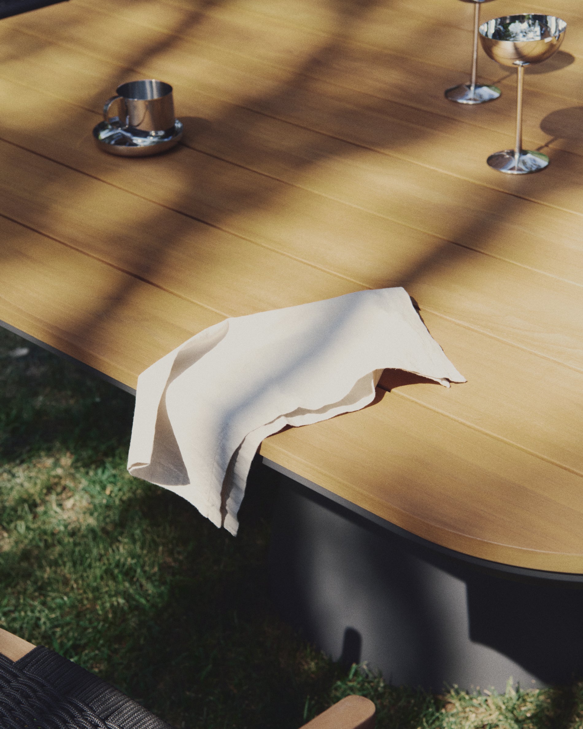 Set Aldine mit zwei Servietten aus Baumwolle und Leinen in Steingrau in Steinfarben präsentiert im Onlineshop von KAQTU Design AG. Servietten ist von Kave Home