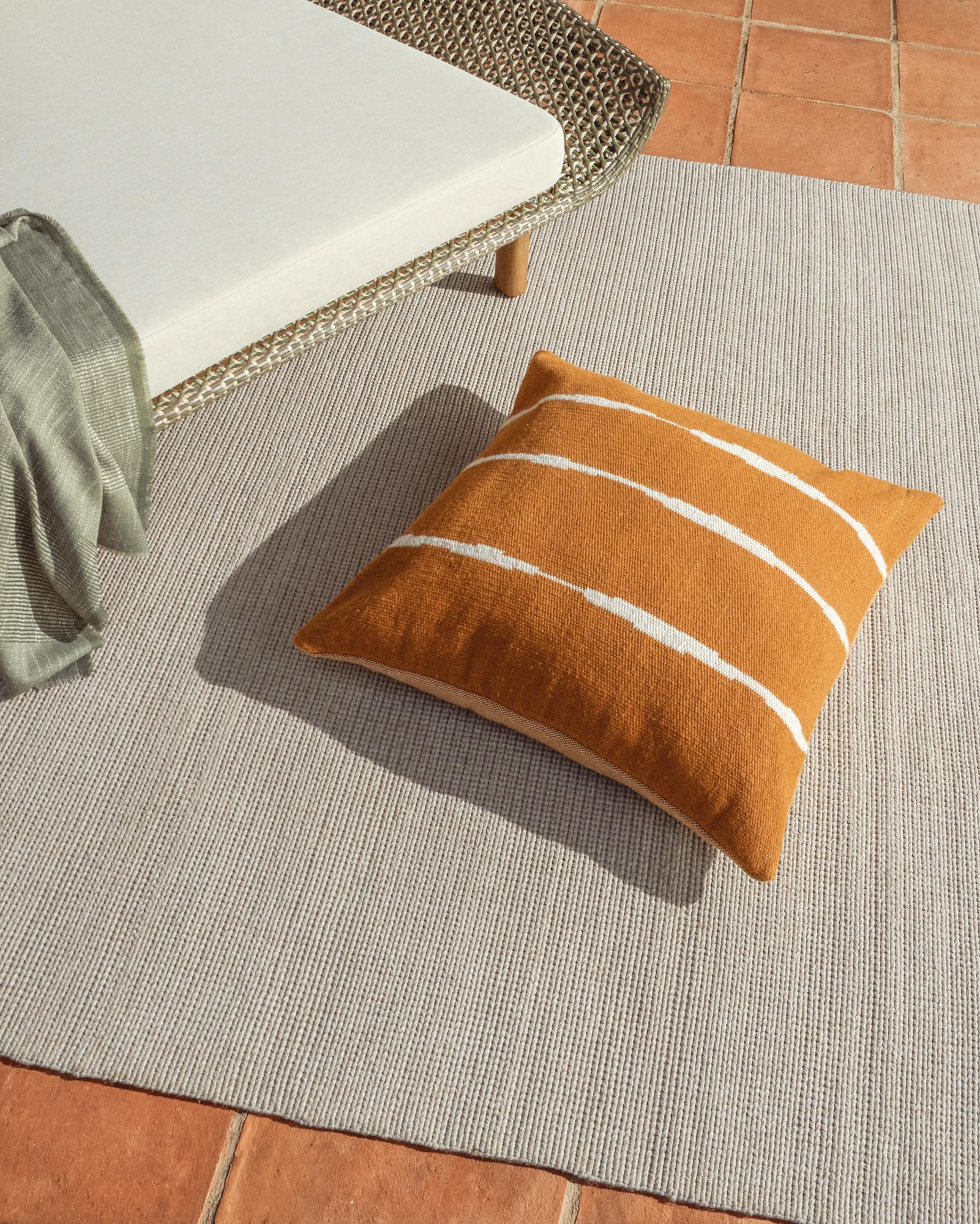 Teppich Ardelia aus Synthetikfasern écru 160 x 230 cm in Ecru präsentiert im Onlineshop von KAQTU Design AG. Outdoor Teppich ist von Kave Home
