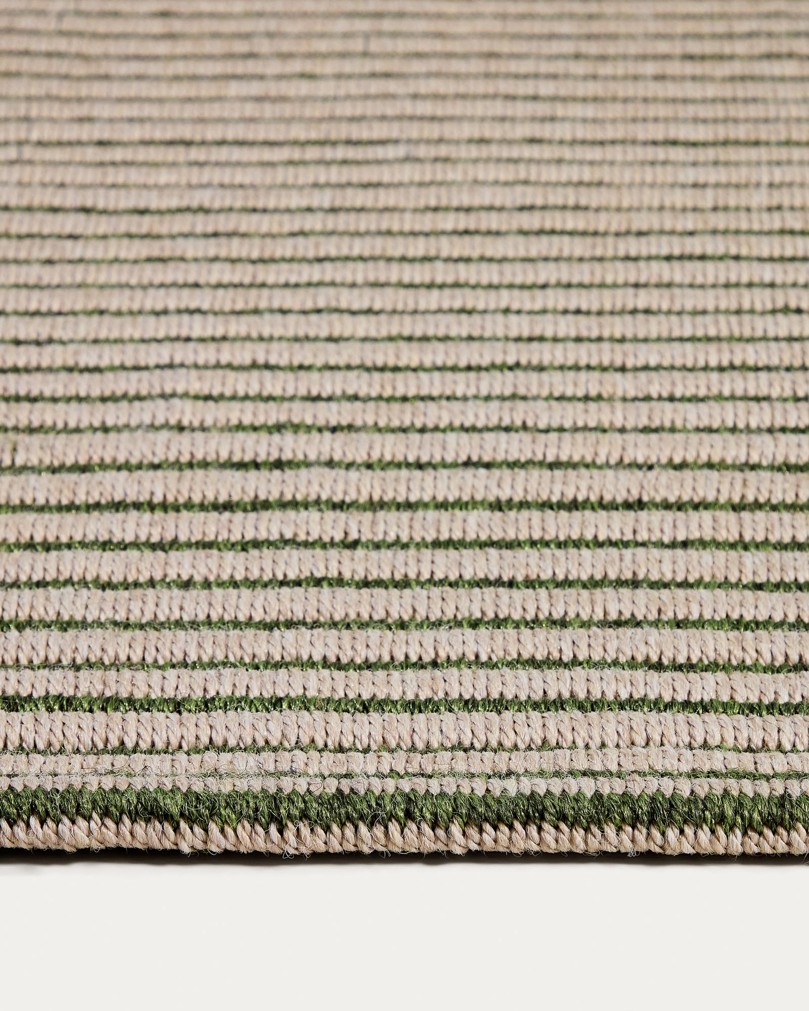 Stilvoller Outdoor Teppich Ardelia in grün/beige, 200 x 300 cm, aus robusten Synthetikfasern, ideal für Garten und Terrasse.