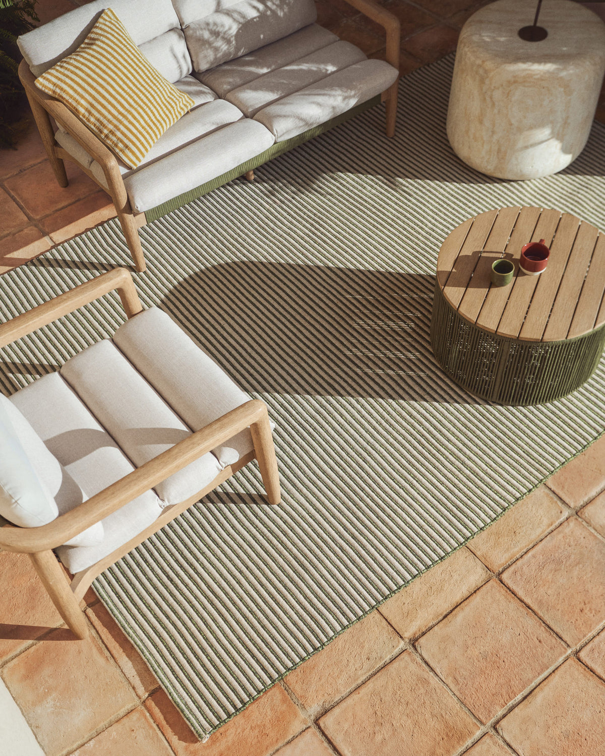 Teppich Ardelia aus Synthetikfasern grün/beige 200 x 300 cm in Grün präsentiert im Onlineshop von KAQTU Design AG. Outdoor Teppich ist von Kave Home