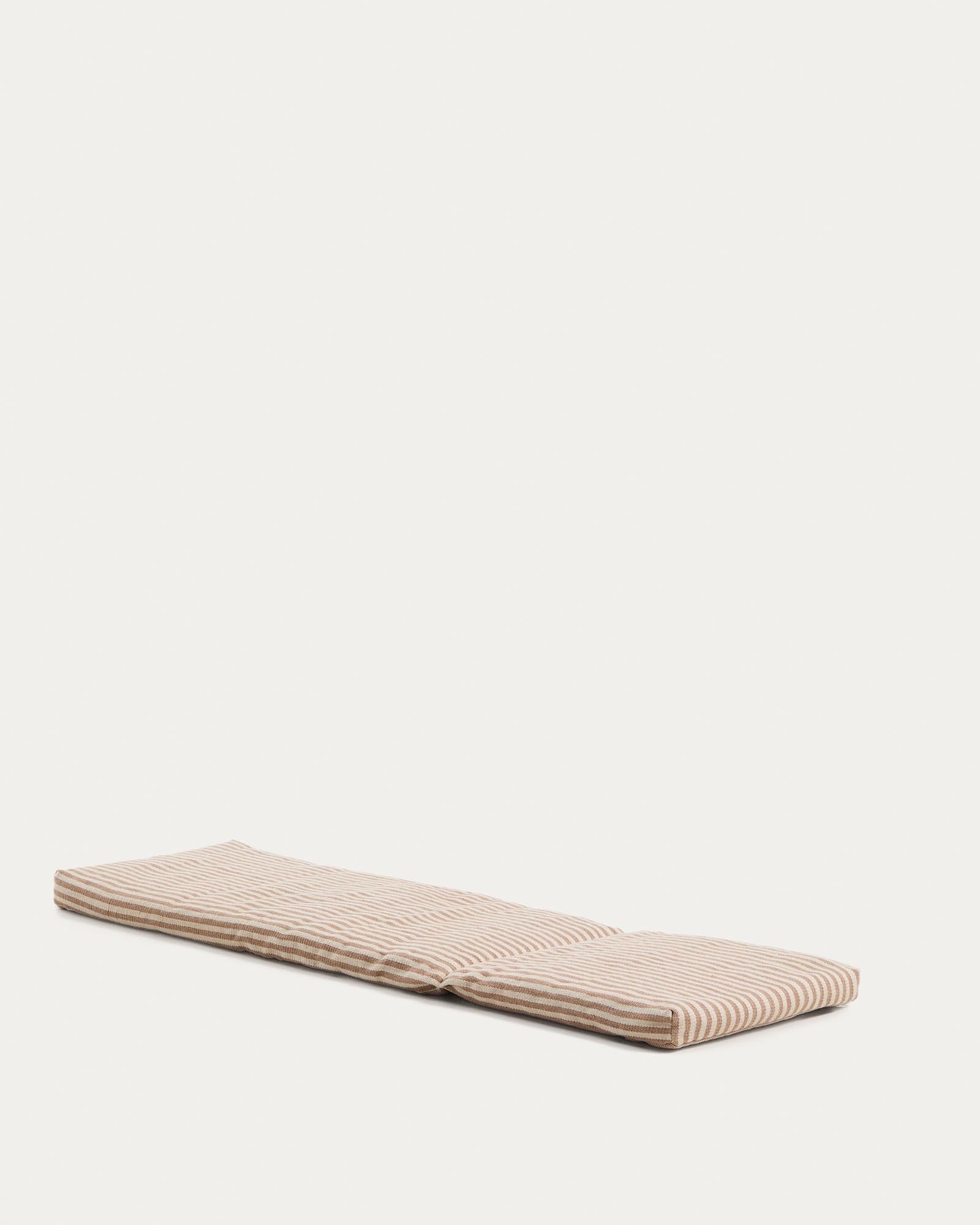 Sonnenliegekissen Dirome 100 % PET beige gestreift 50 x 175 cm in Beige präsentiert im Onlineshop von KAQTU Design AG. Sitzkissen Outdoor ist von Kave Home