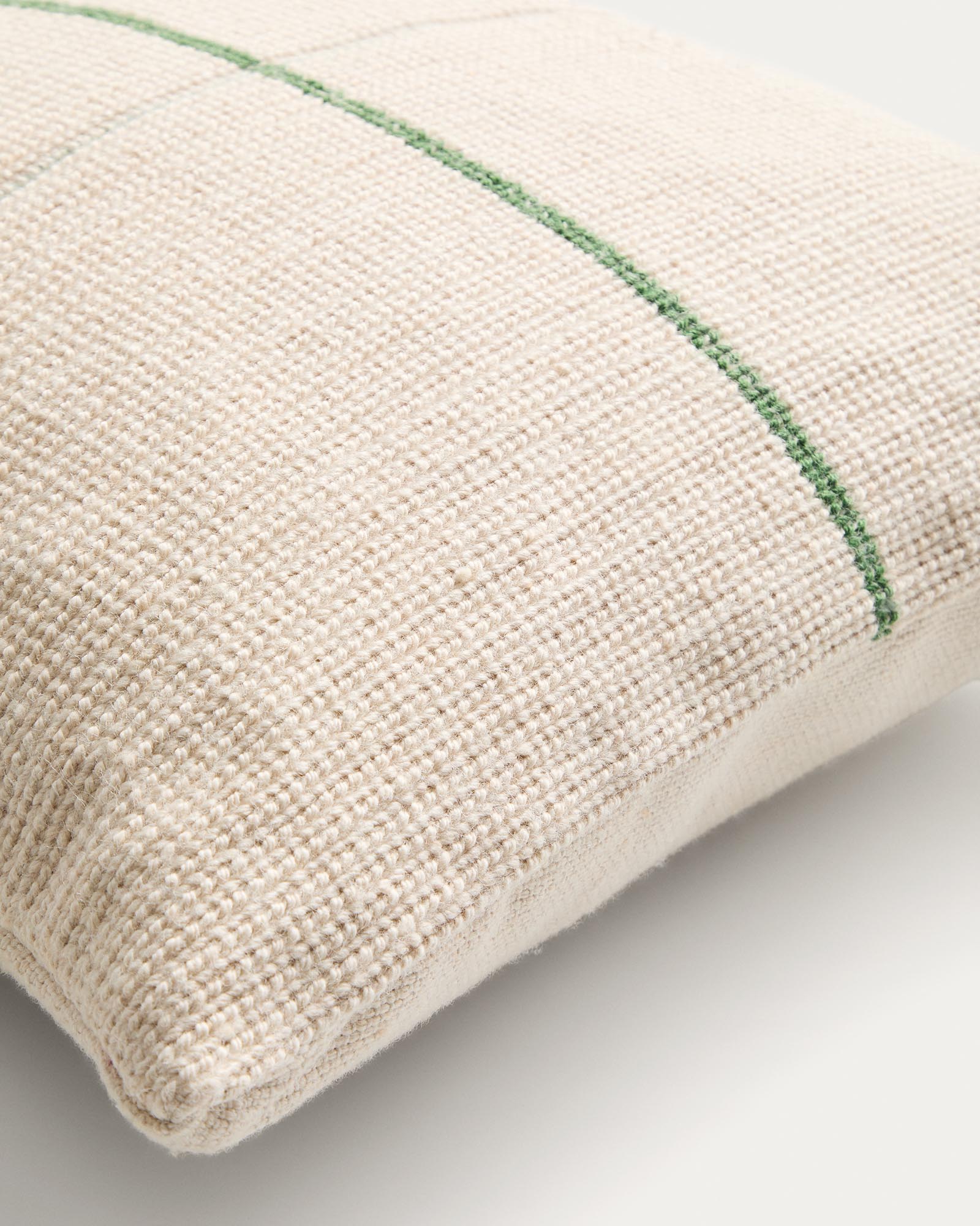 Grüner Kissenbezug Atima aus 100 % PET Jacquard, 45 x 45 cm, ideal für Gartenmöbel, stilvoll und umweltfreundlich.