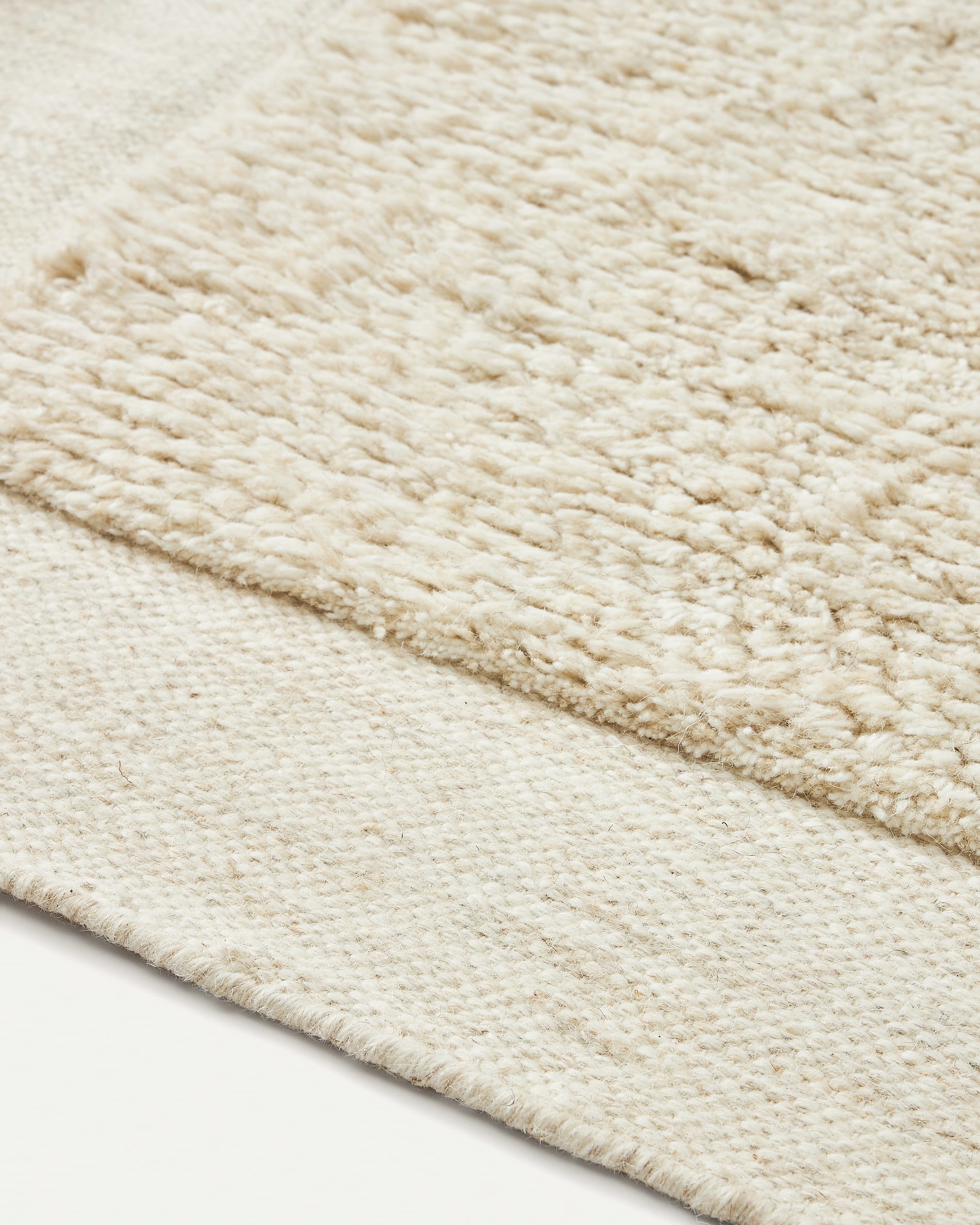 Eleganter Wollteppich Marely in Weiß, 160x230 cm, von Kave Home – zeitloses Design für stilvolle Wohnräume.