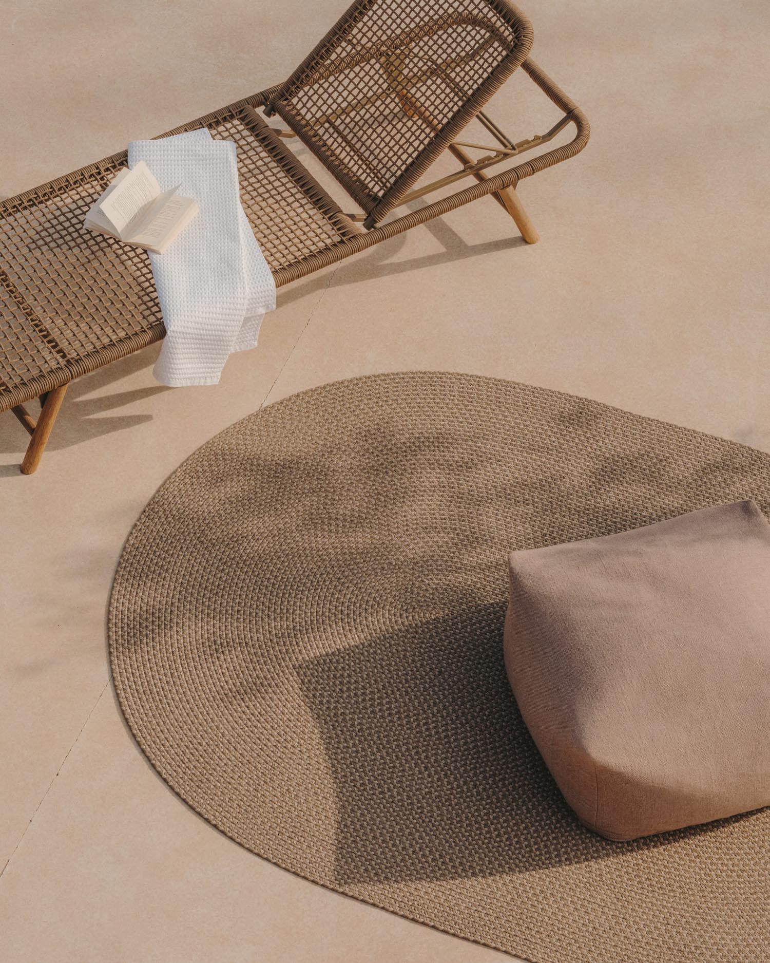 Rodhe Teppich oval 100 % PET beige 160 x 230 cm