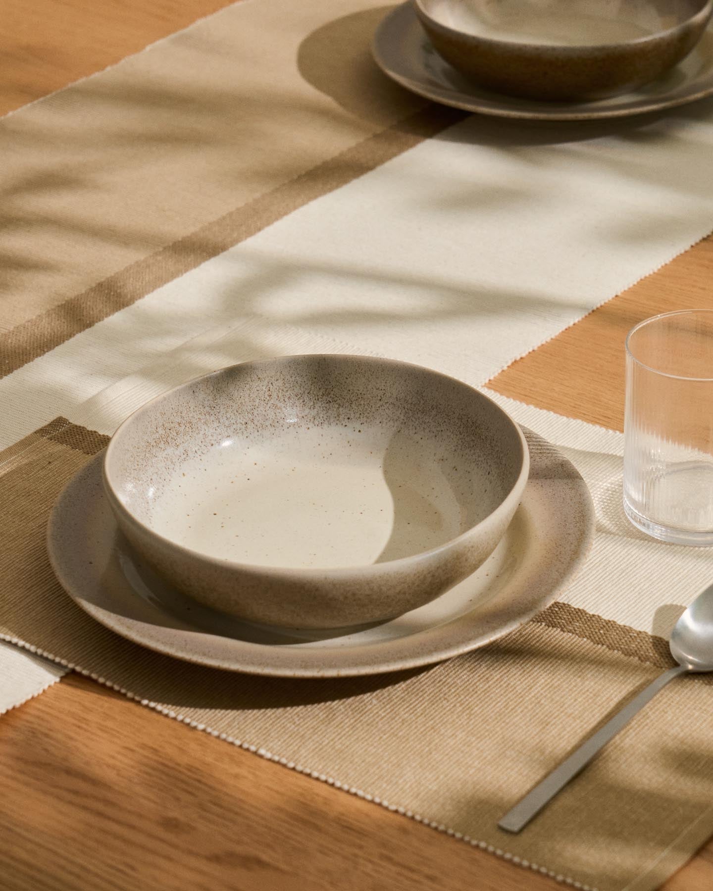 Tischläufer Tari aus 100% Baumwolle beige 50 x 150 cm in Beige präsentiert im Onlineshop von KAQTU Design AG. Tischtuch ist von Kave Home