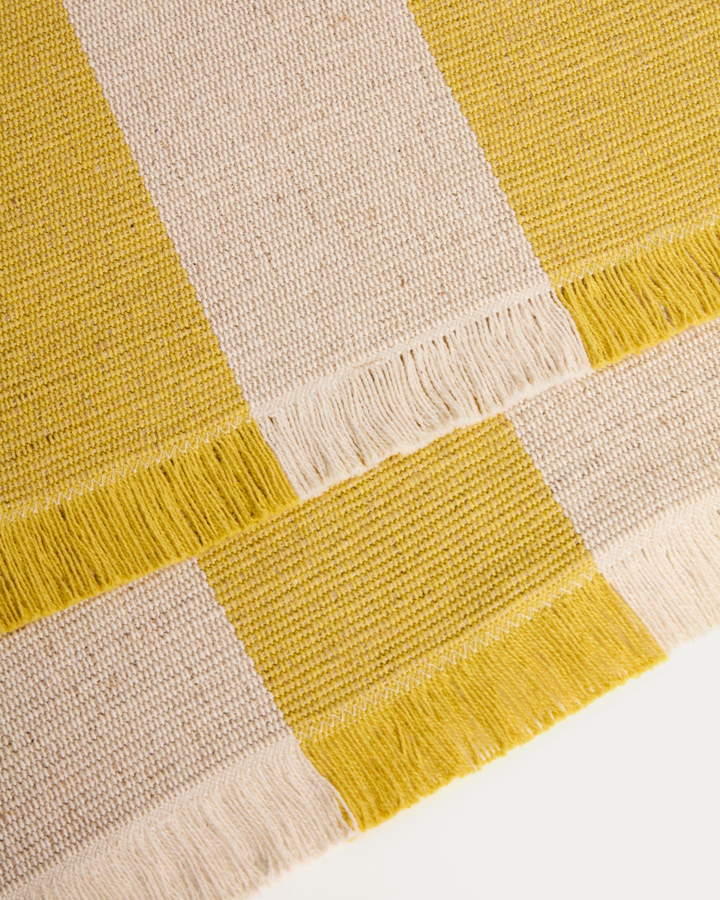 Tischläufer Daltan aus Baumwolle und Jute, gelb gestreift, 50 x 150 cm in Gelb präsentiert im Onlineshop von KAQTU Design AG. Tischtuch ist von Kave Home