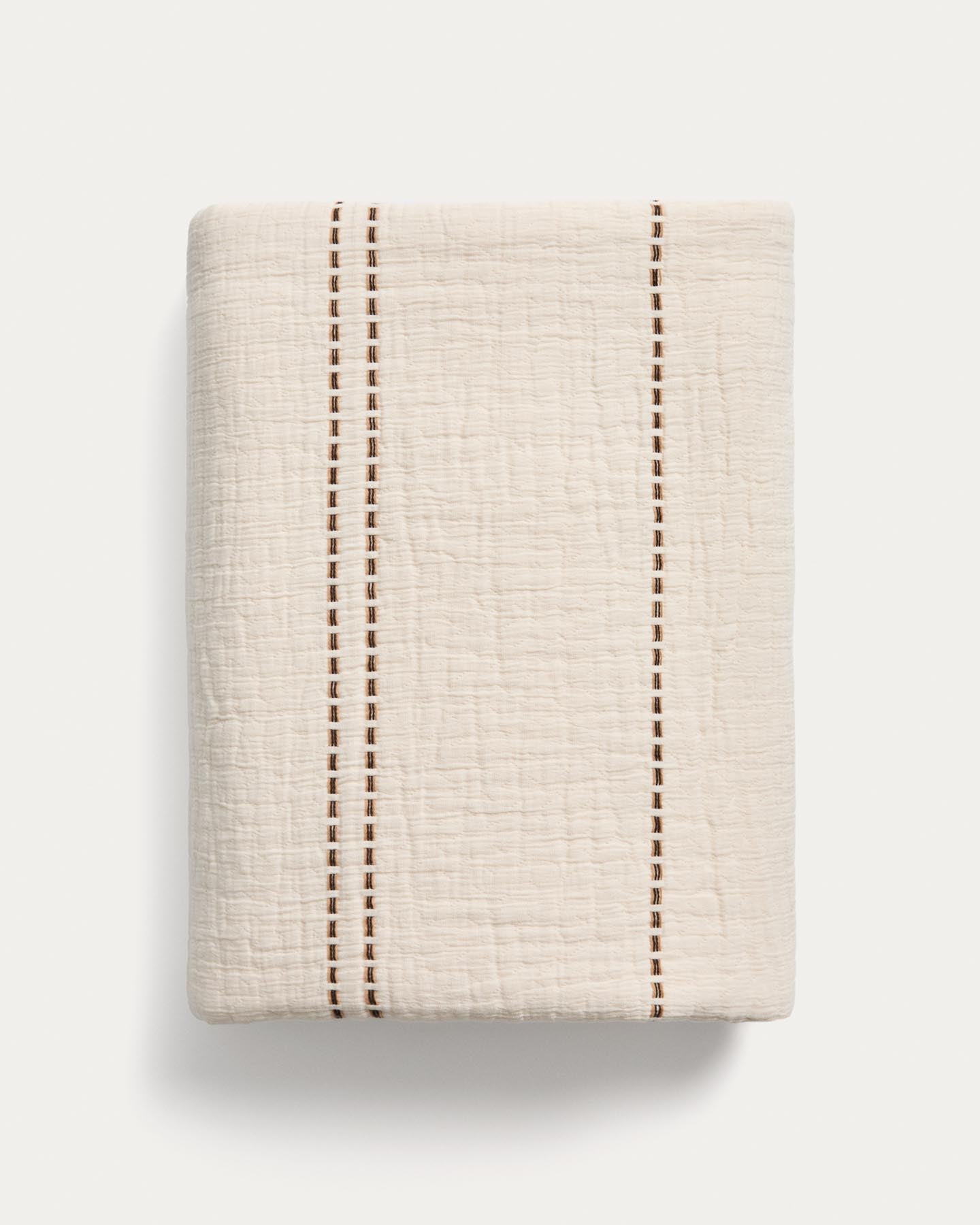 Tagesdecke Siloda aus Doppelgaze aus Baumwolle mit beigen Streifen für 150/160-cm-Betten in Beige präsentiert im Onlineshop von KAQTU Design AG. Bettwäsche ist von Kave Home