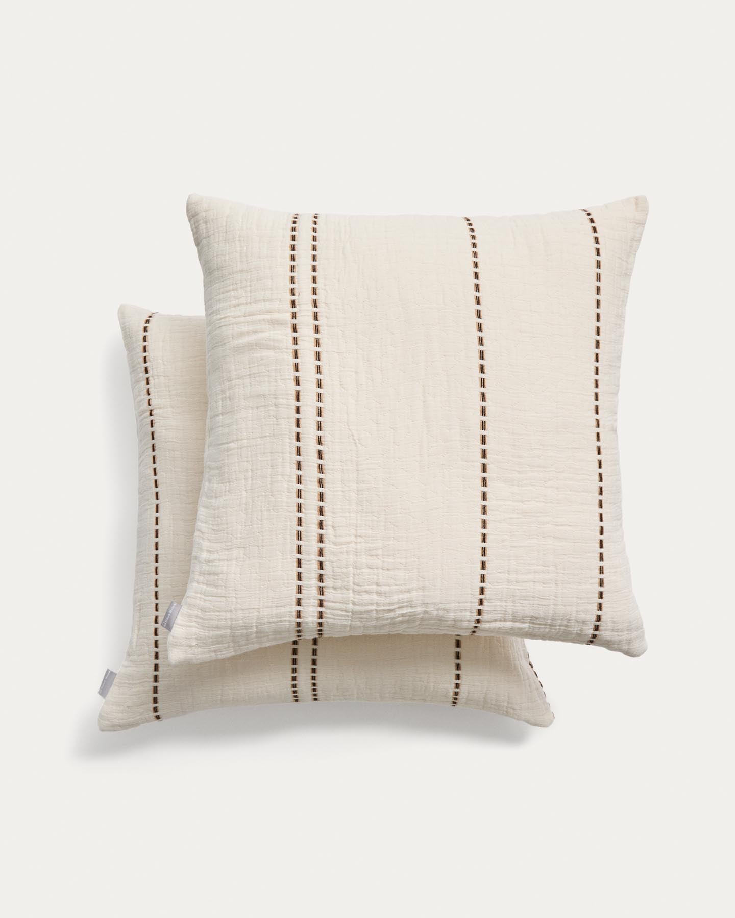 Set Siloda mit 2 Kissenbezügen aus beige gestreifter Doppelgaze aus Baumwolle, 50 x 50 cm in Beige präsentiert im Onlineshop von KAQTU Design AG. Deko Kissenbezug ist von Kave Home