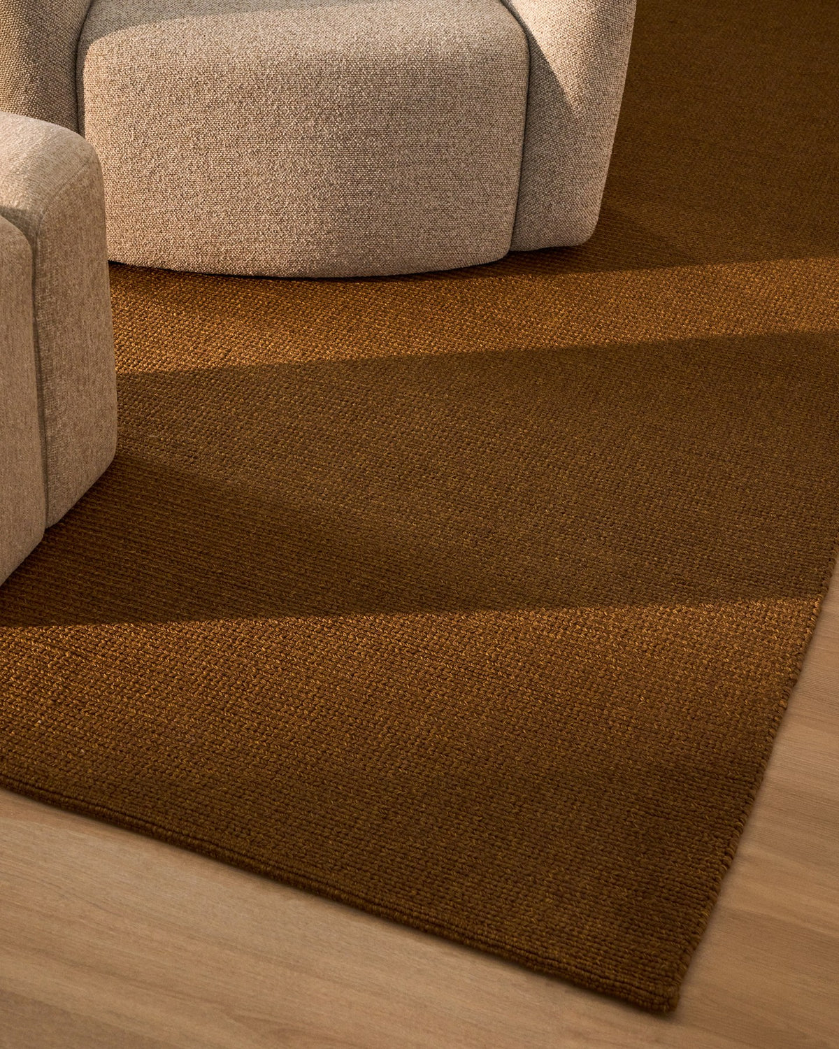Brauner Teppich Turiane aus 100% Polypropylen mit Minigeflechtstruktur, rechteckige Form, Masse 160 x 230 cm, Outdoor-Teppich von Kave Home.