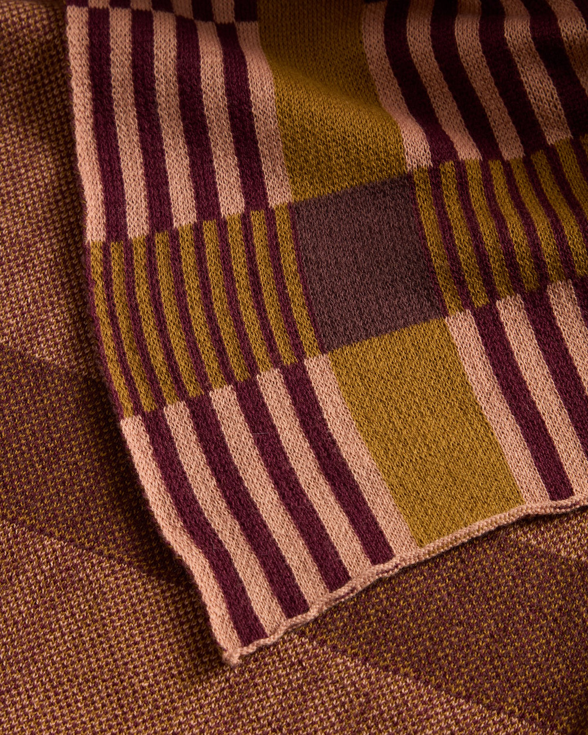Mehrfarbige Wolldecke Ately aus 100% Baumwolle, Jacquard-Strick, wendbar, Grösse 130 x 170 cm, von Kave Home.