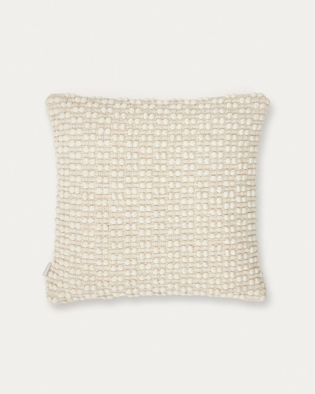 Mascarell Kissenhülle aus Baumwolle und Polyester weiss 45 x 45 cm in  präsentiert im Onlineshop von KAQTU Design AG. Deko Kissenbezug ist von Kave Home