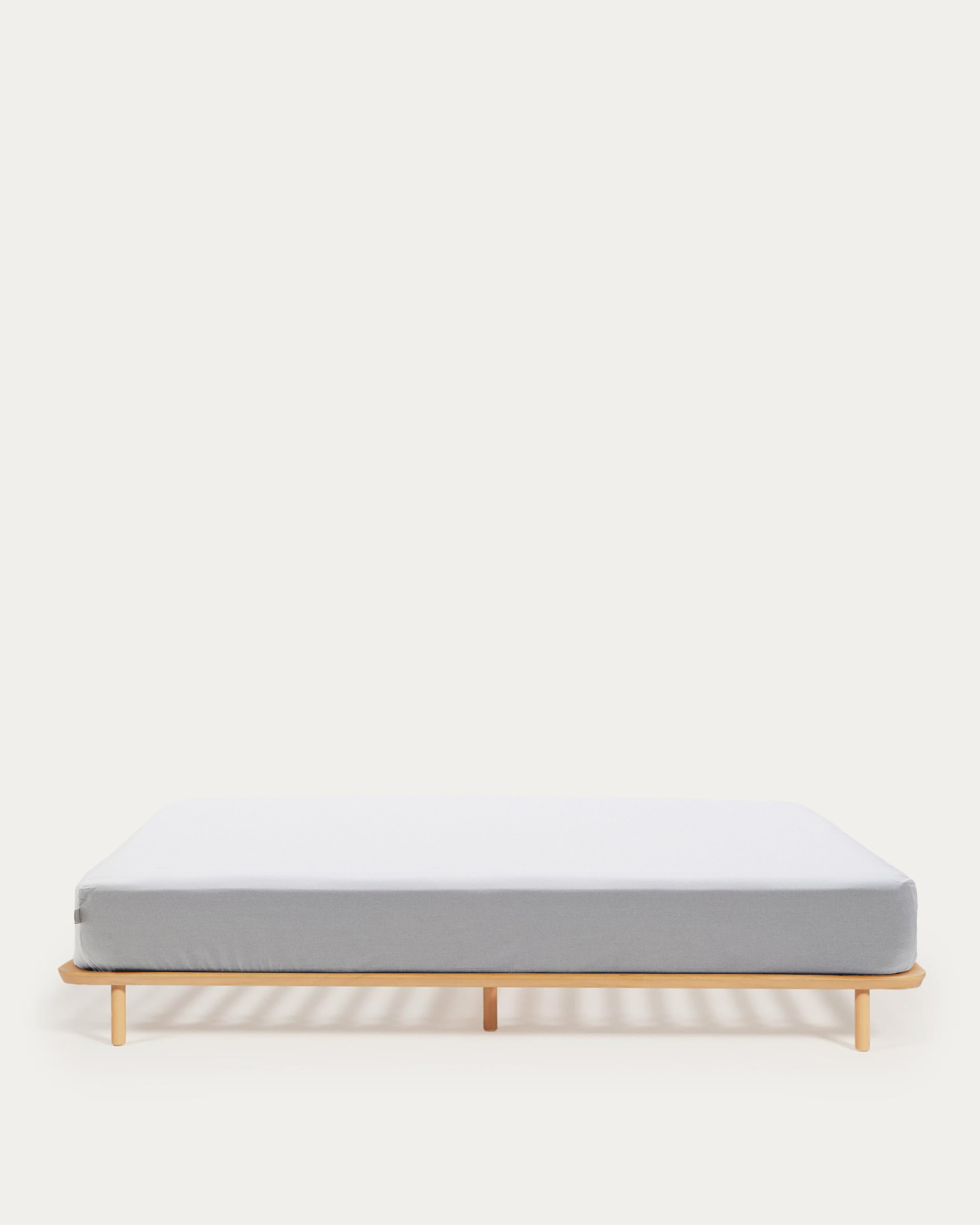 Anielle Bett aus massiver Esche von Kave Home, ideal für 90x200 cm Matratzen, mit stilvollem und robustem Design.