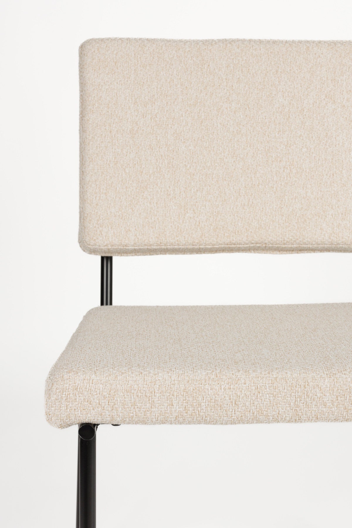 Fellow Stuhl in Off-White präsentiert im Onlineshop von KAQTU Design AG. Stuhl ist von Zuiver