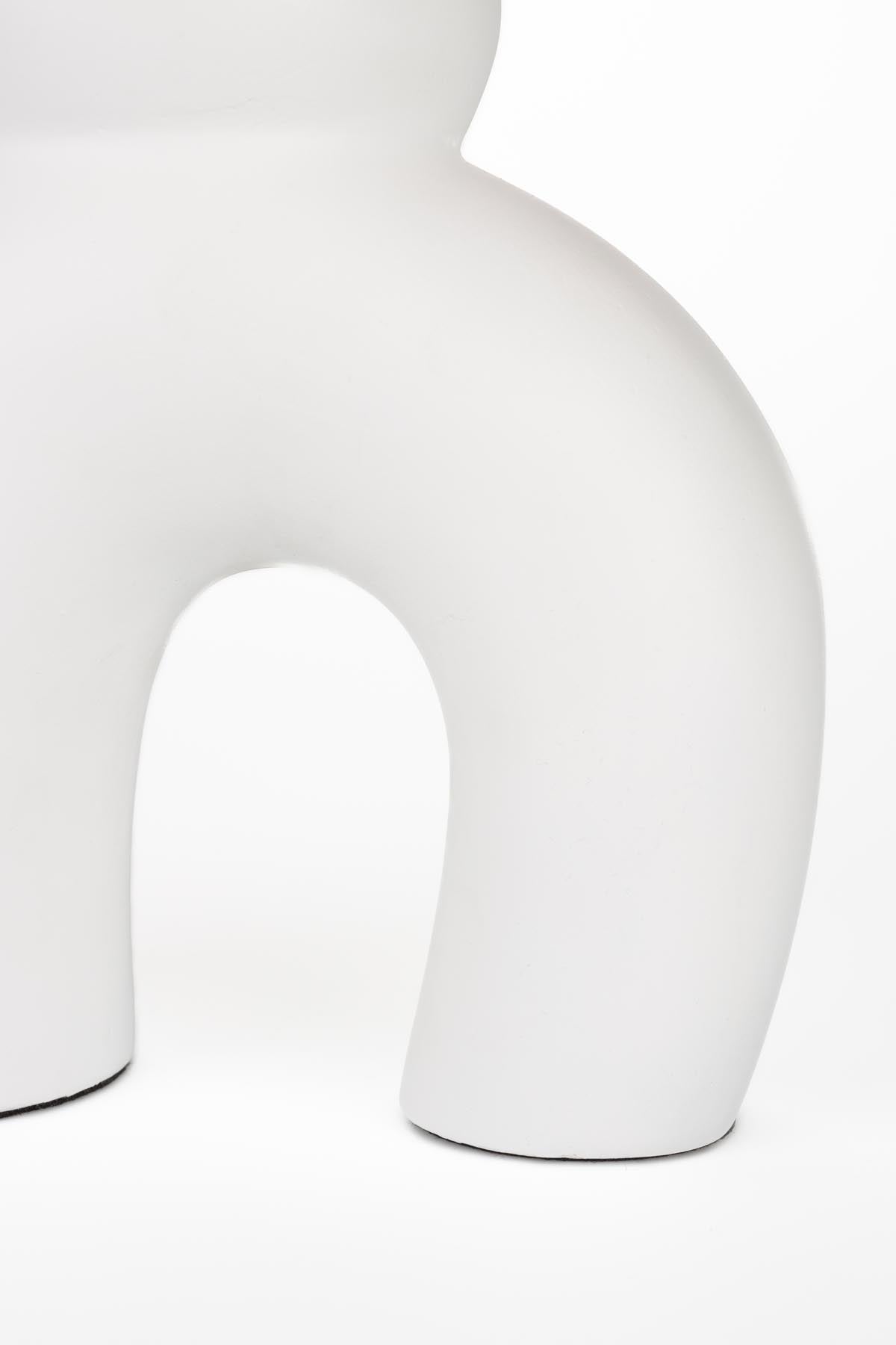 Bibi Tischleuchte in Weiss präsentiert im Onlineshop von KAQTU Design AG. Tischleuchte ist von Zuiver