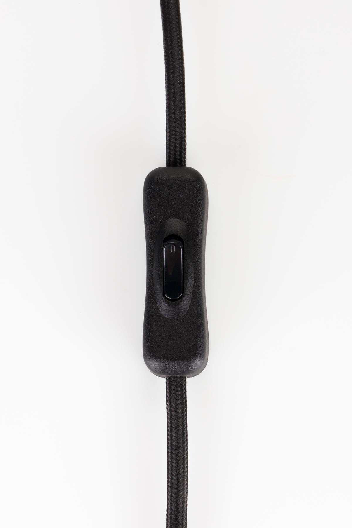 Bibi Tischleuchte in Weiss präsentiert im Onlineshop von KAQTU Design AG. Tischleuchte ist von Zuiver