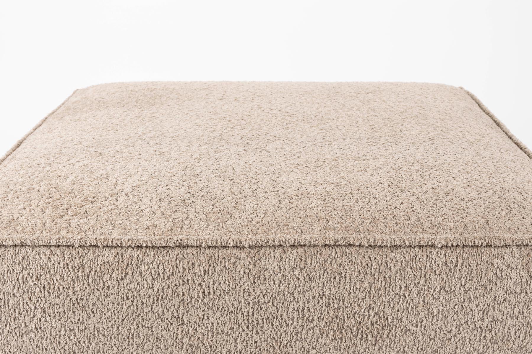 James Sofa Lounge in Beige präsentiert im Onlineshop von KAQTU Design AG. L-Sofa ist von Zuiver