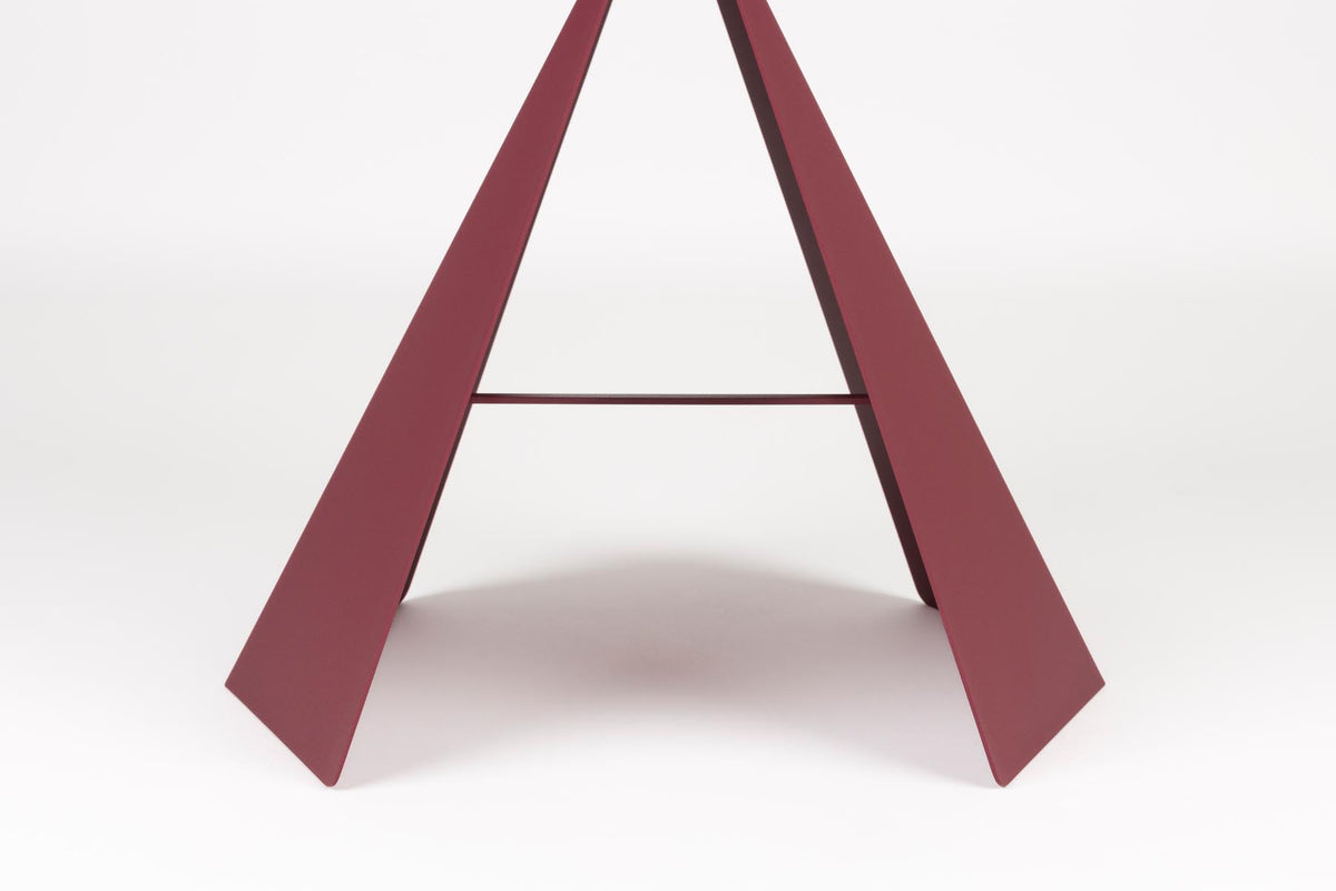 Beistelltisch Foldy in Rot präsentiert im Onlineshop von KAQTU Design AG. Beistelltisch ist von Zuiver