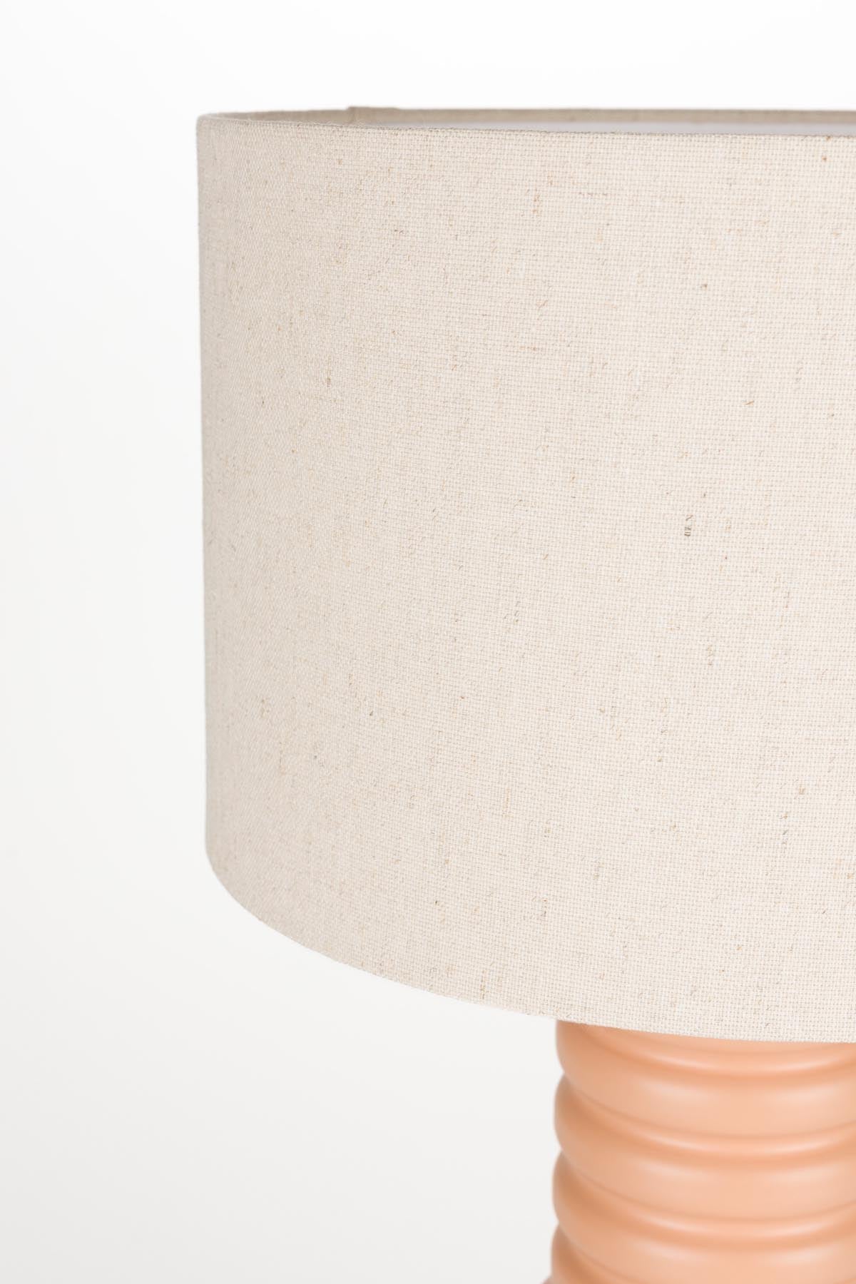 Tischlampe Six in Toast präsentiert im Onlineshop von KAQTU Design AG. Tischleuchte ist von Zuiver