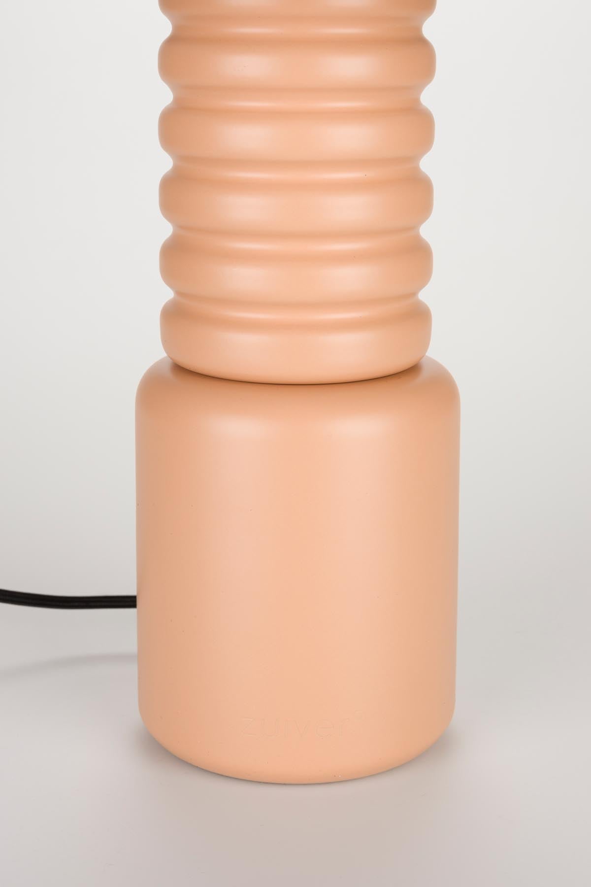 Tischlampe Six in Toast präsentiert im Onlineshop von KAQTU Design AG. Tischleuchte ist von Zuiver