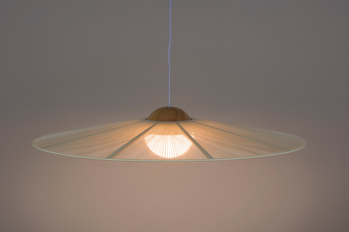 Pendelleuchte Belle S von Zuiver mit Schirm aus gesponnenem Seil am Kabel