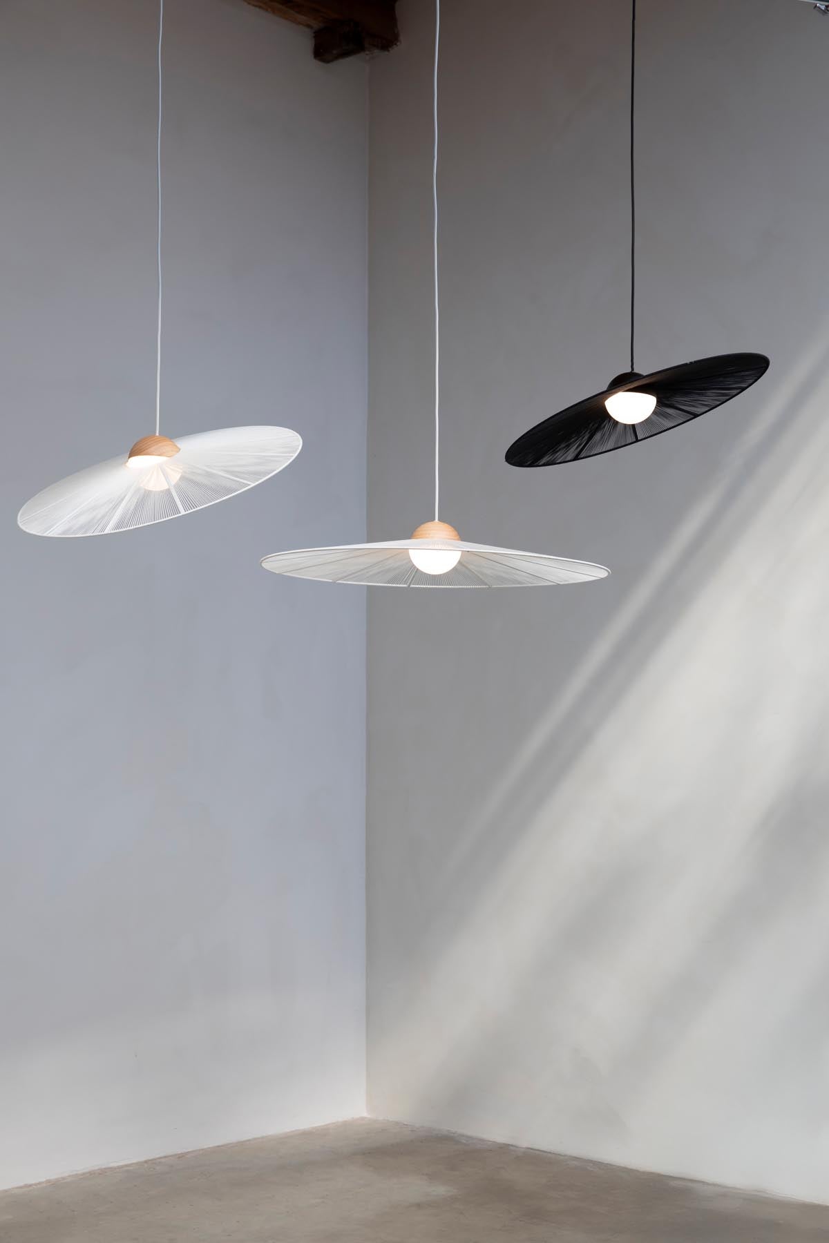 Pendellampe Belle S in Beige präsentiert im Onlineshop von KAQTU Design AG. Pendelleuchte ist von Zuiver
