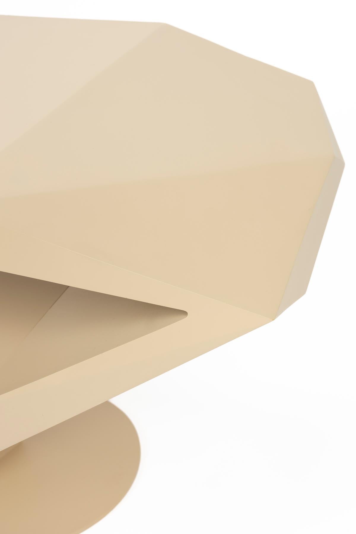 Beistelltisch North in beige präsentiert im Onlineshop von KAQTU Design AG. Couchtisch ist von Zuiver